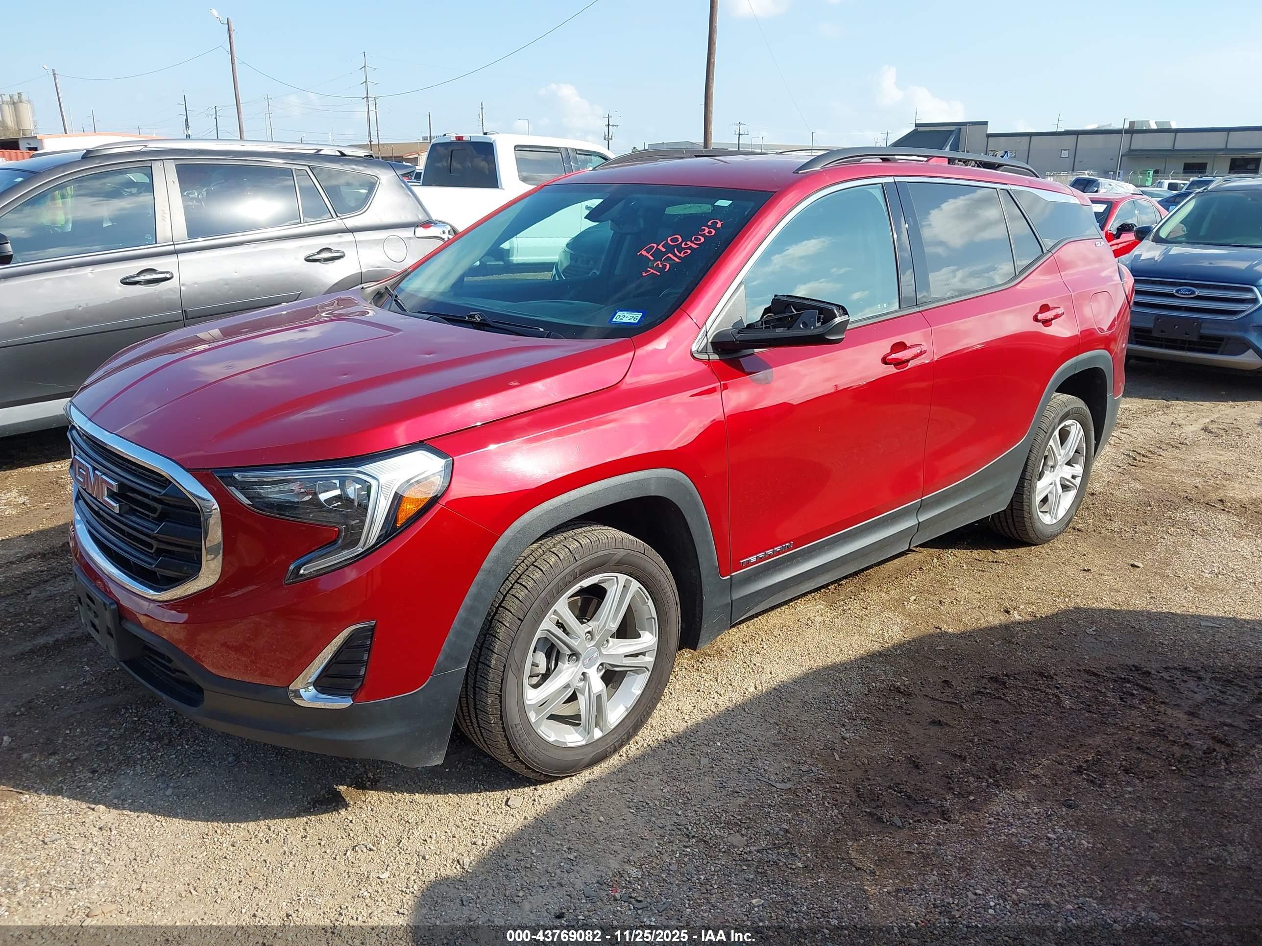 GMC TERRAIN image 2