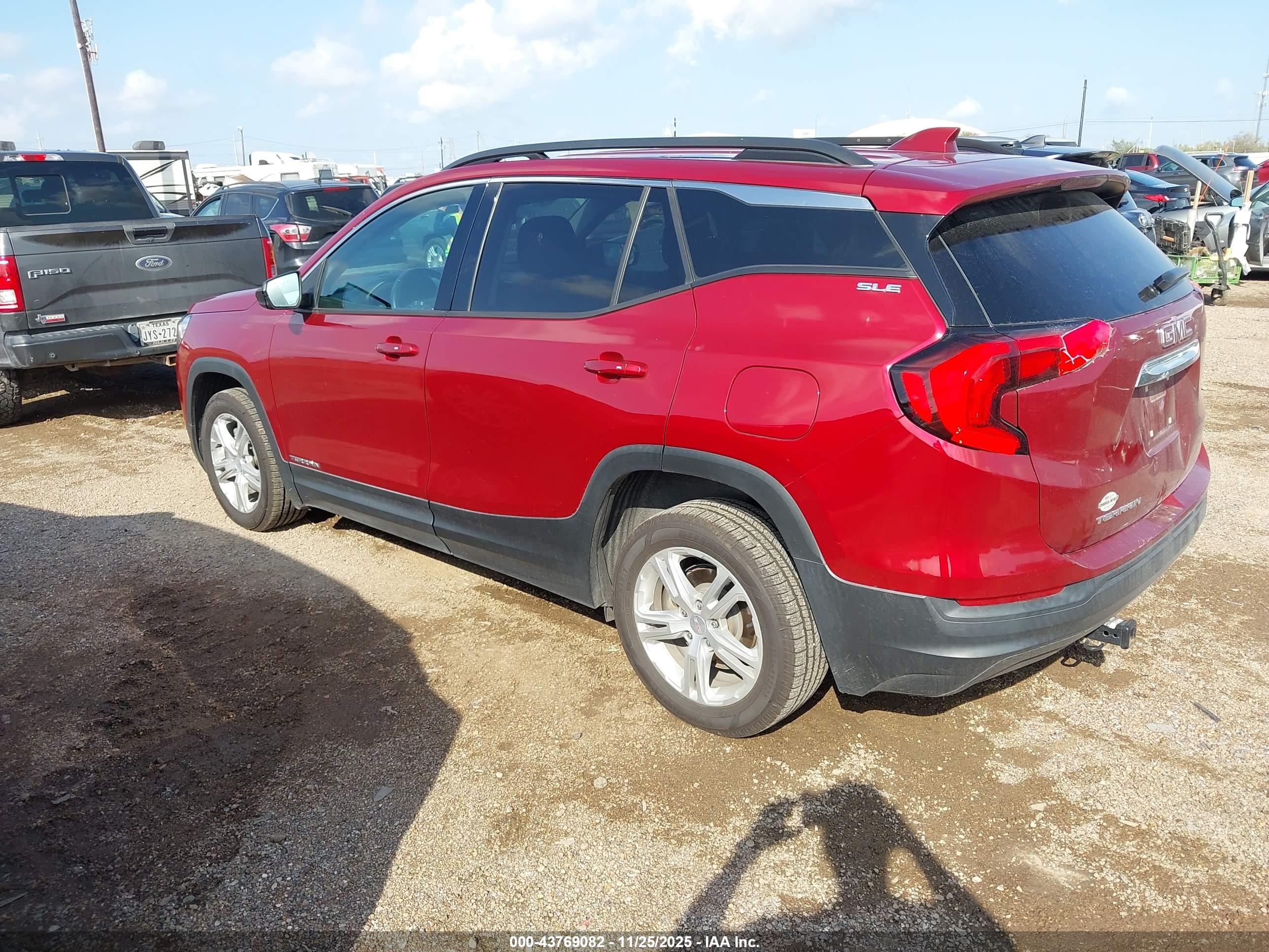 GMC TERRAIN image 3