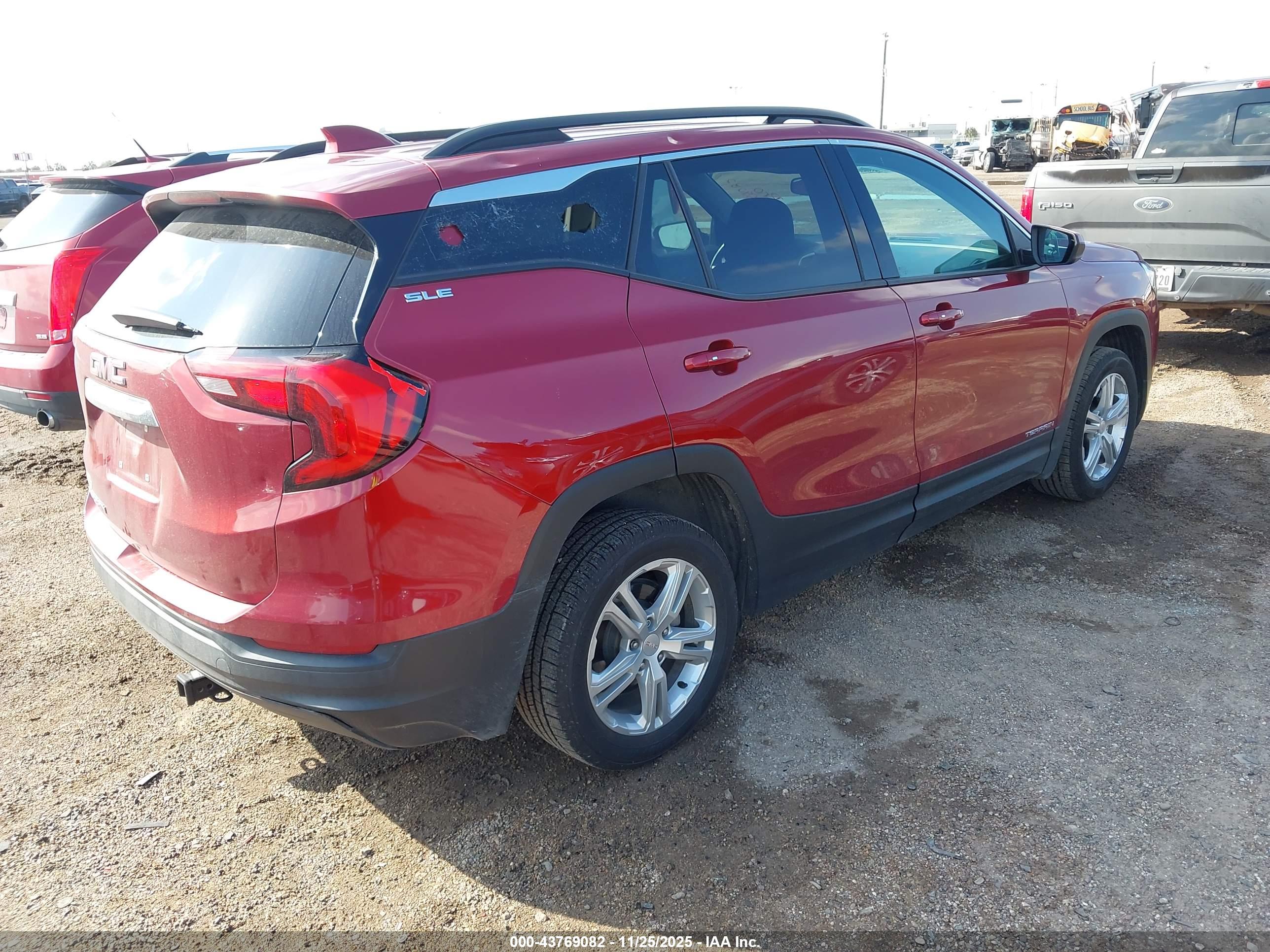 GMC TERRAIN image 4