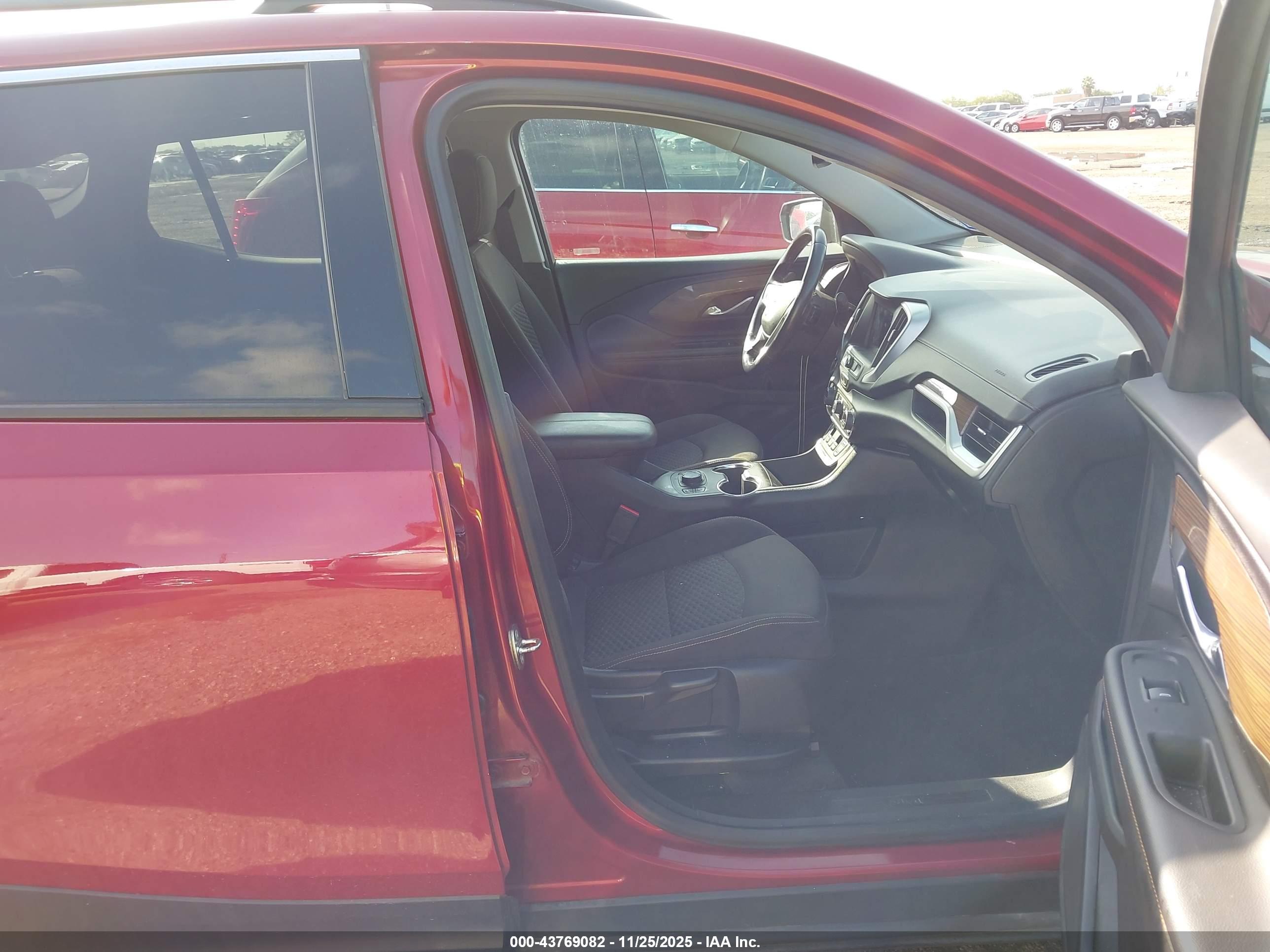 GMC TERRAIN image 5