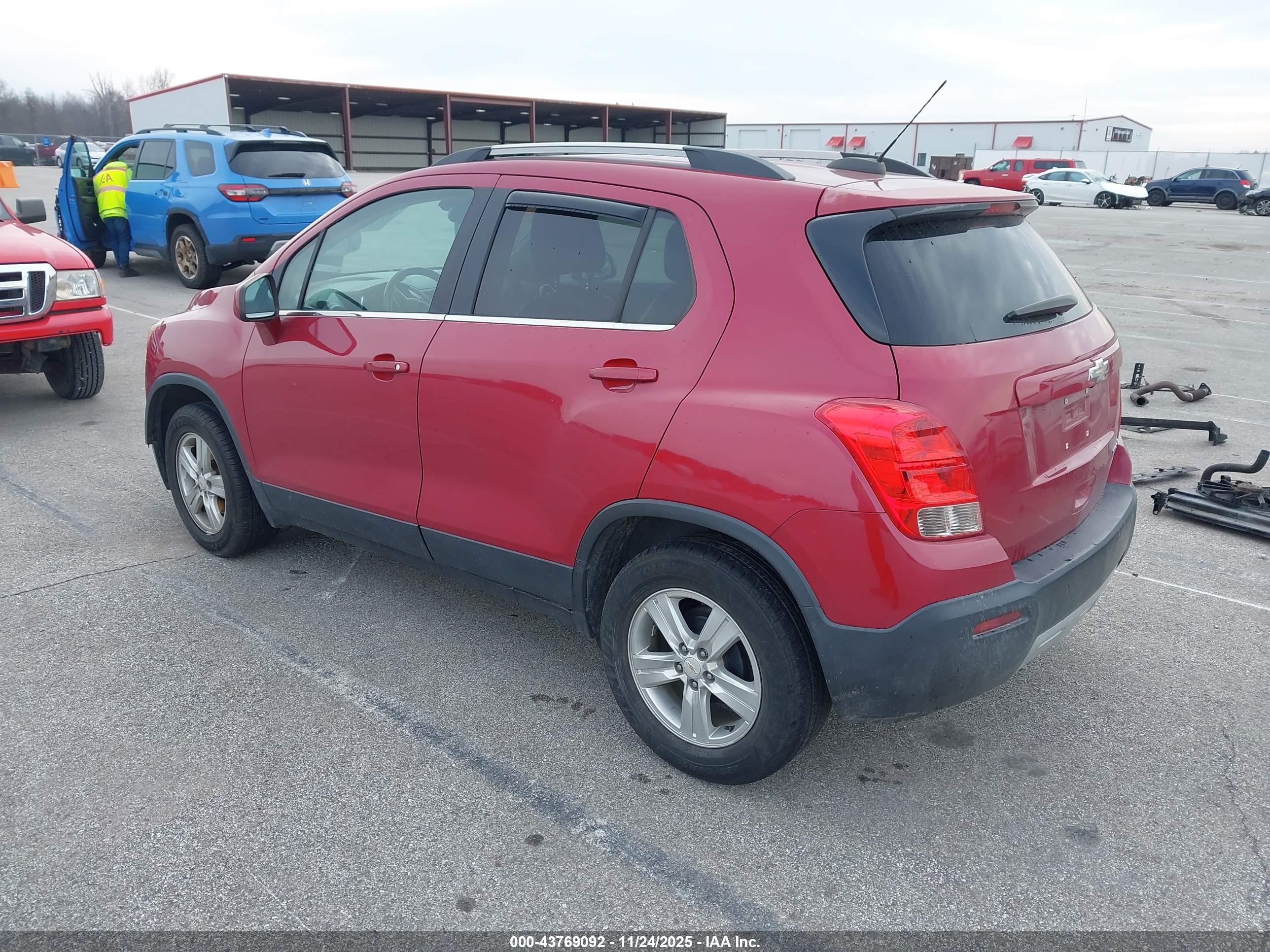 CHEVROLET TRAX image 3