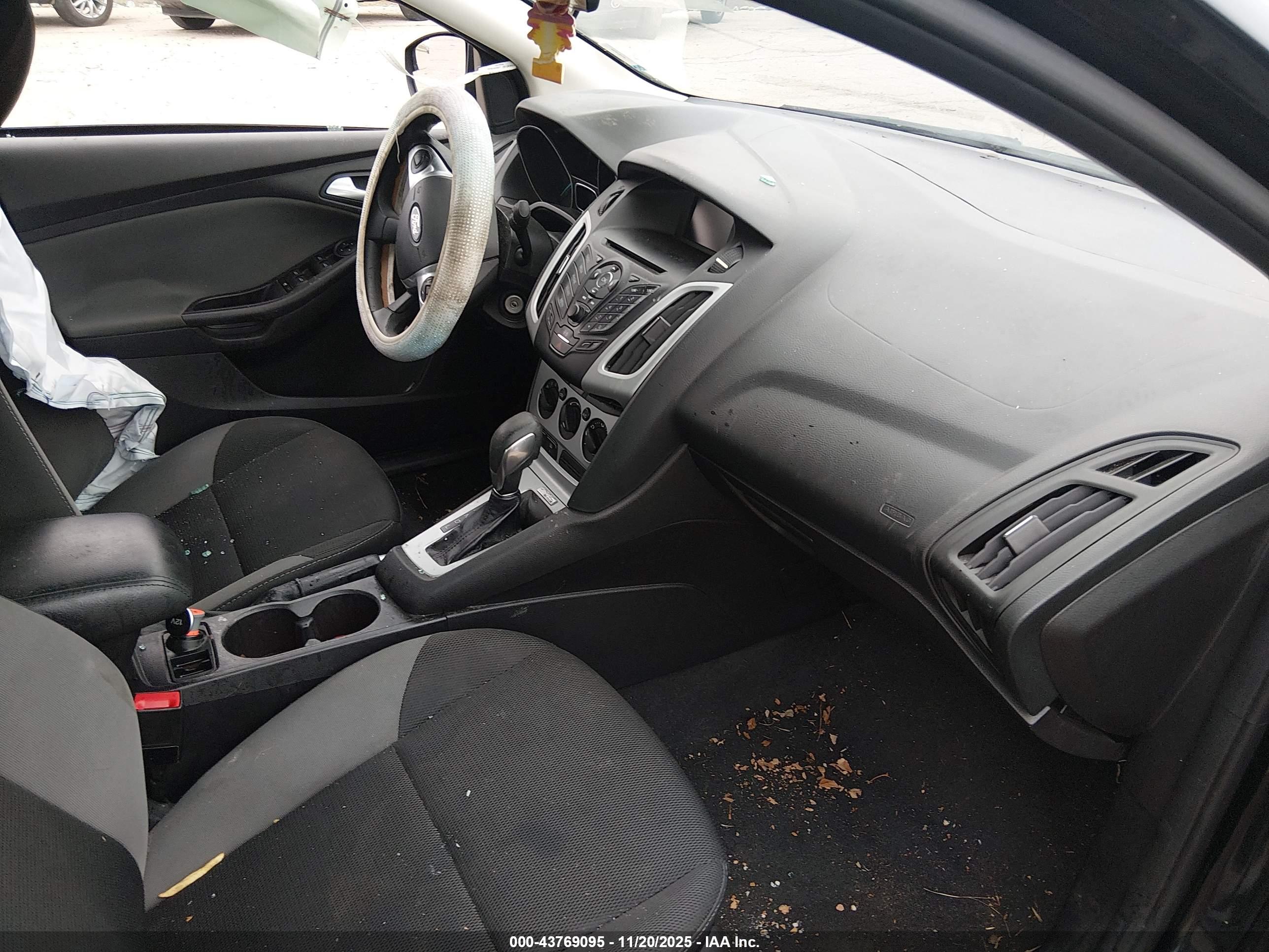 FORD FOCUS image 5