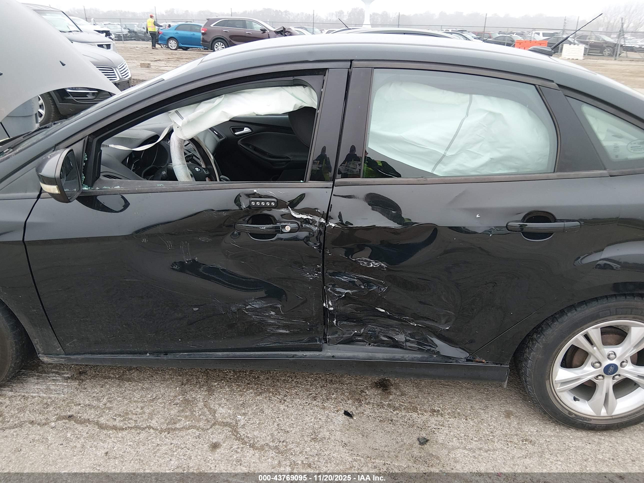 FORD FOCUS image 6