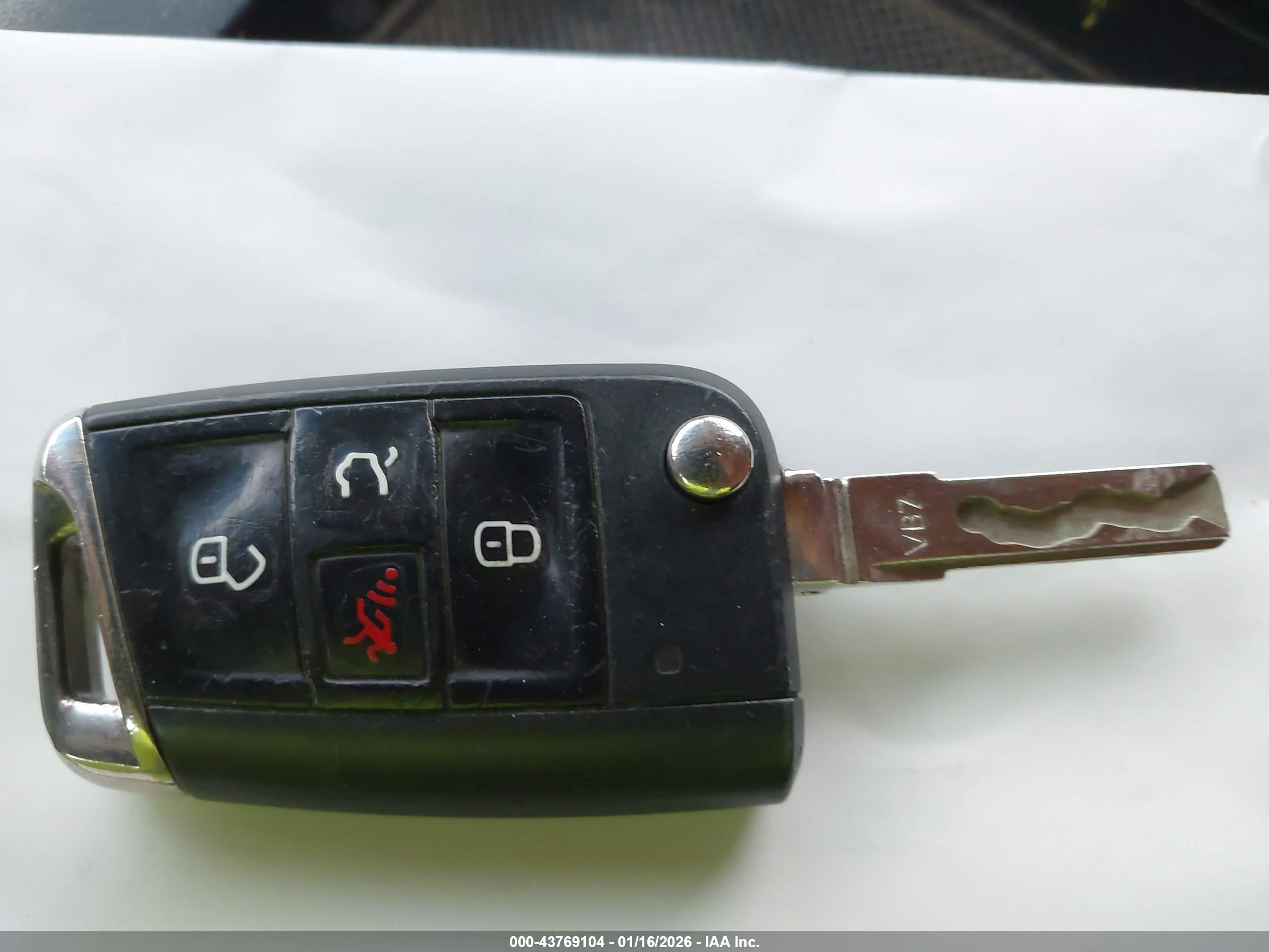 VOLKSWAGEN E-GOLF image 11