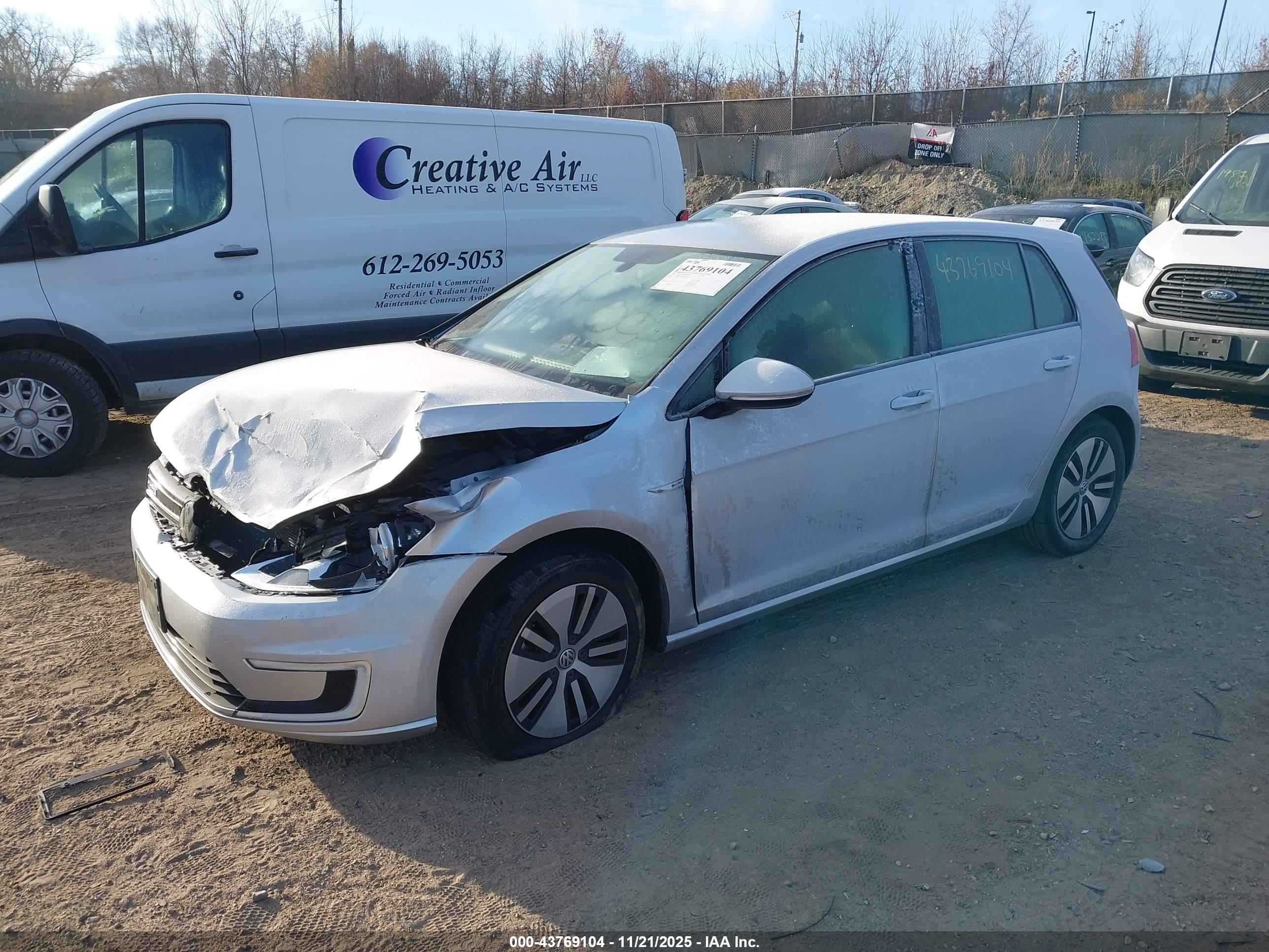 VOLKSWAGEN E-GOLF image 2