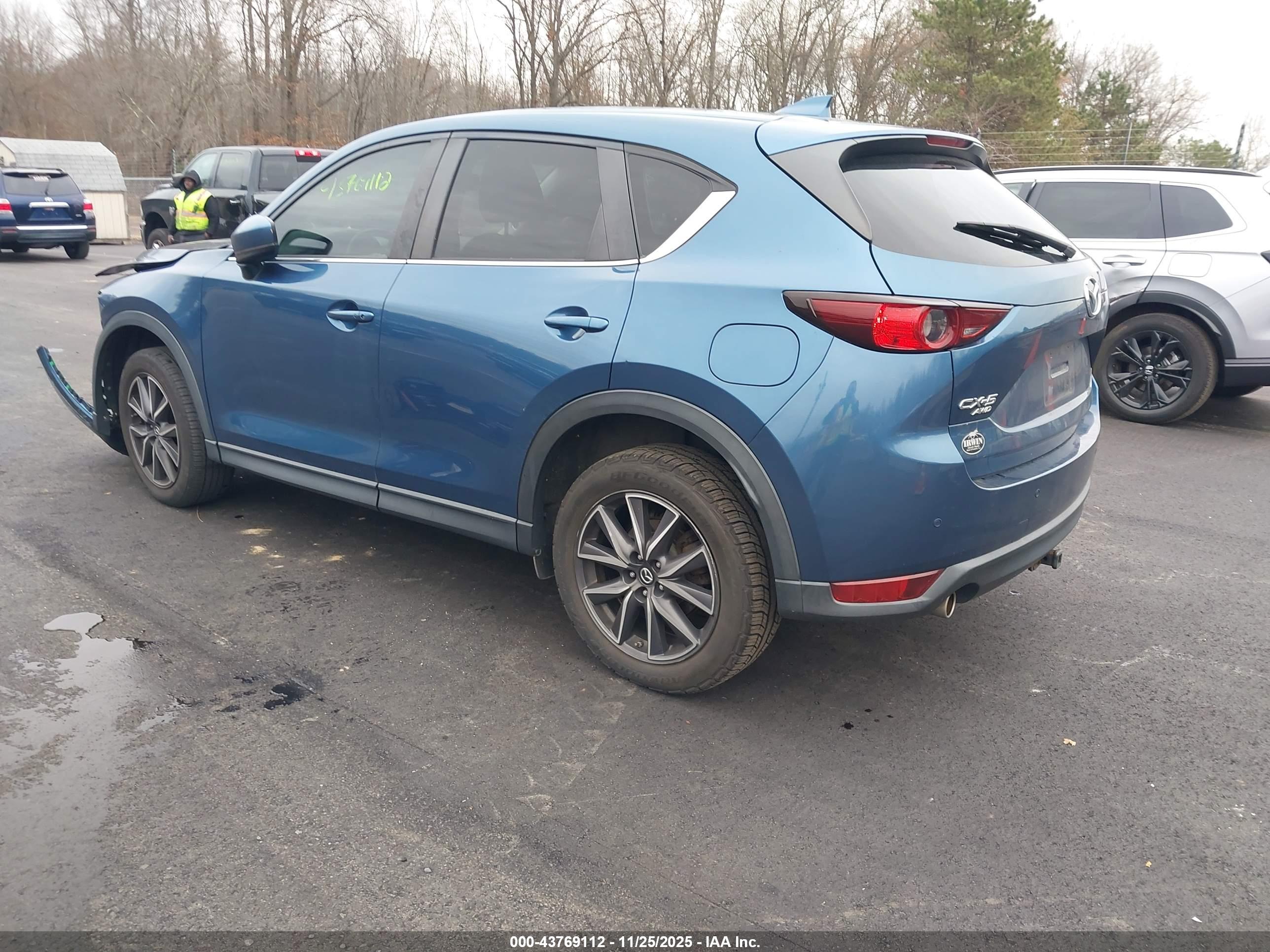 MAZDA CX-5 image 3