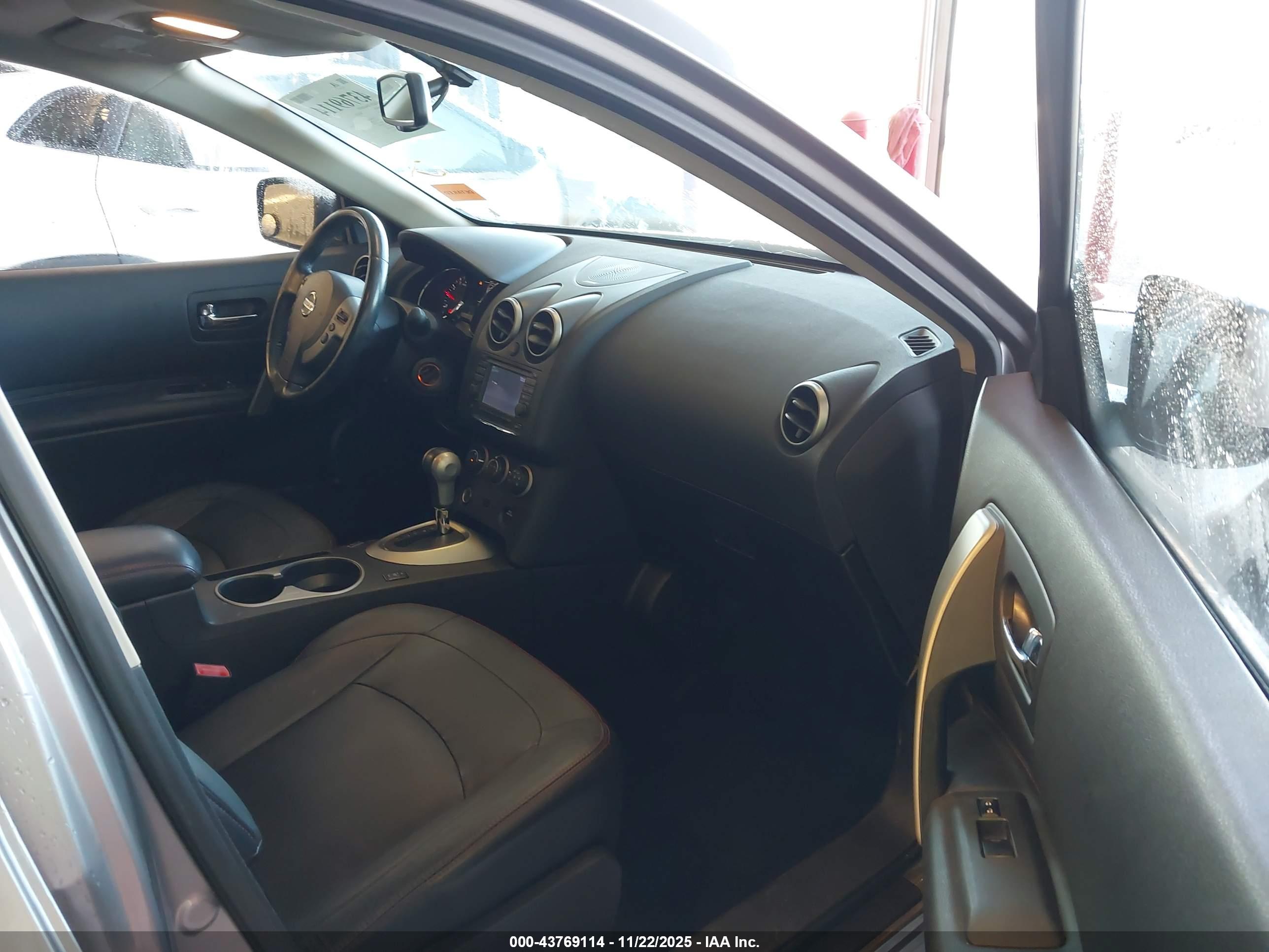 NISSAN ROGUE image 5
