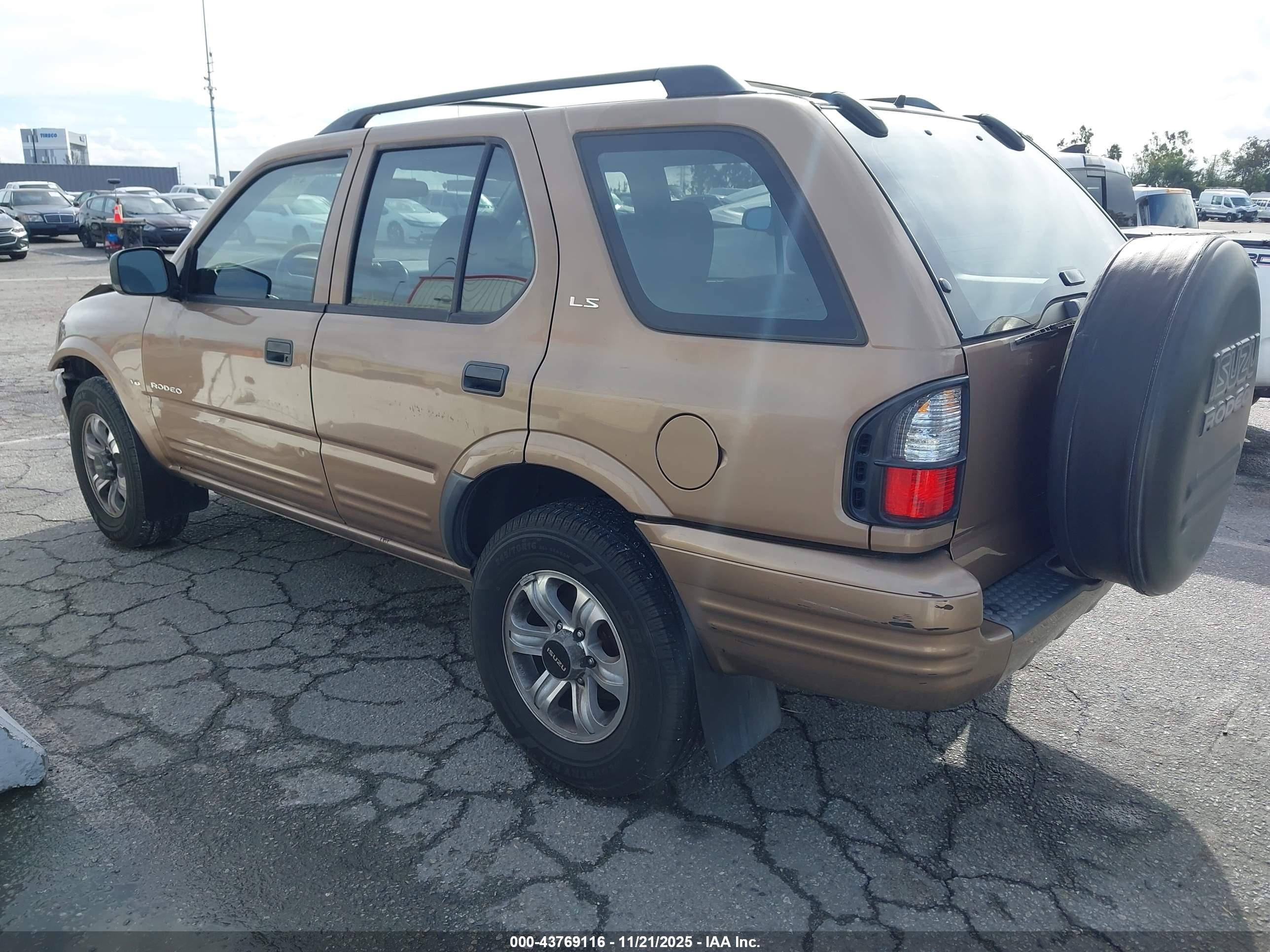 ISUZU RODEO image 3
