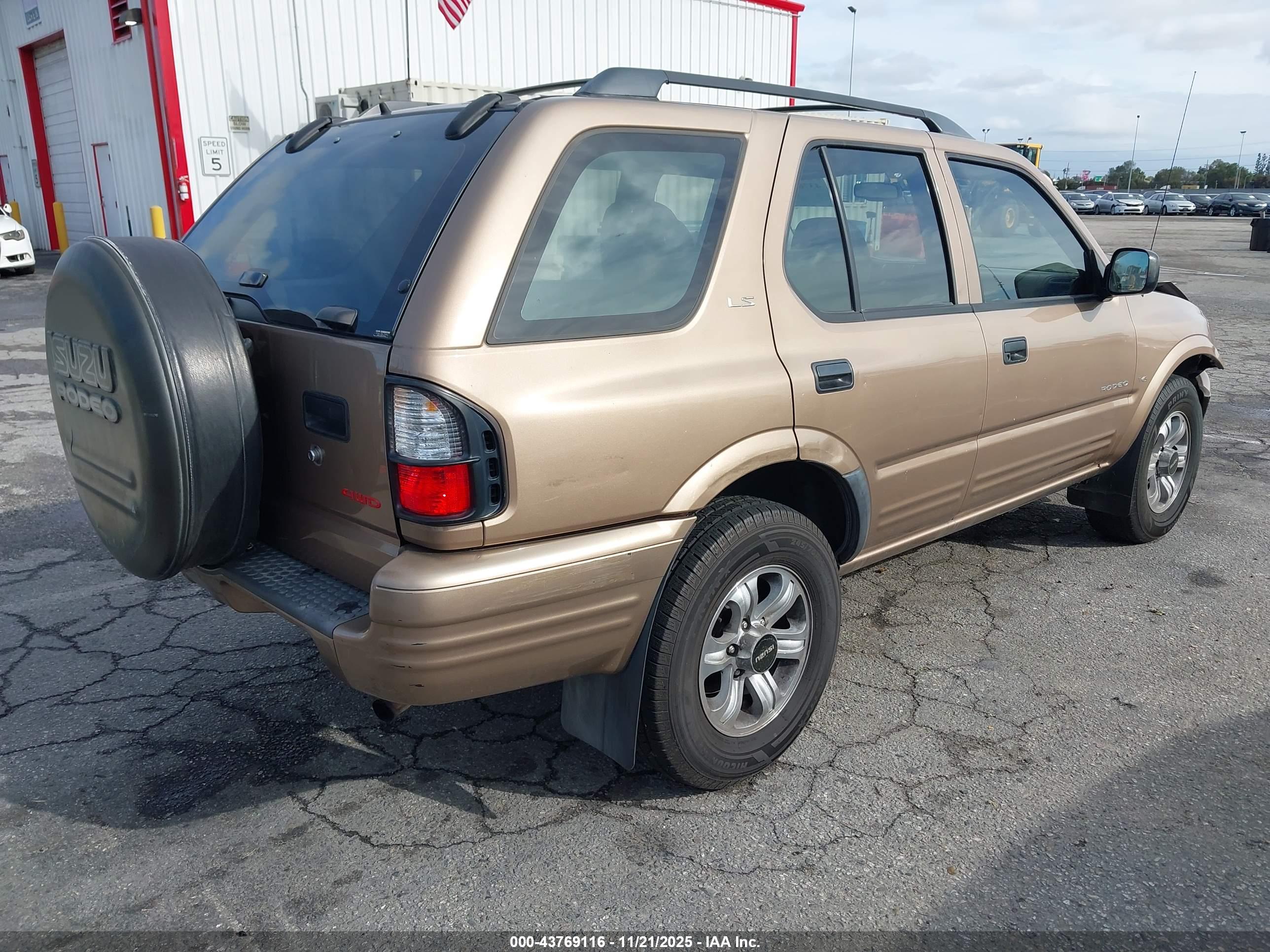 ISUZU RODEO image 4