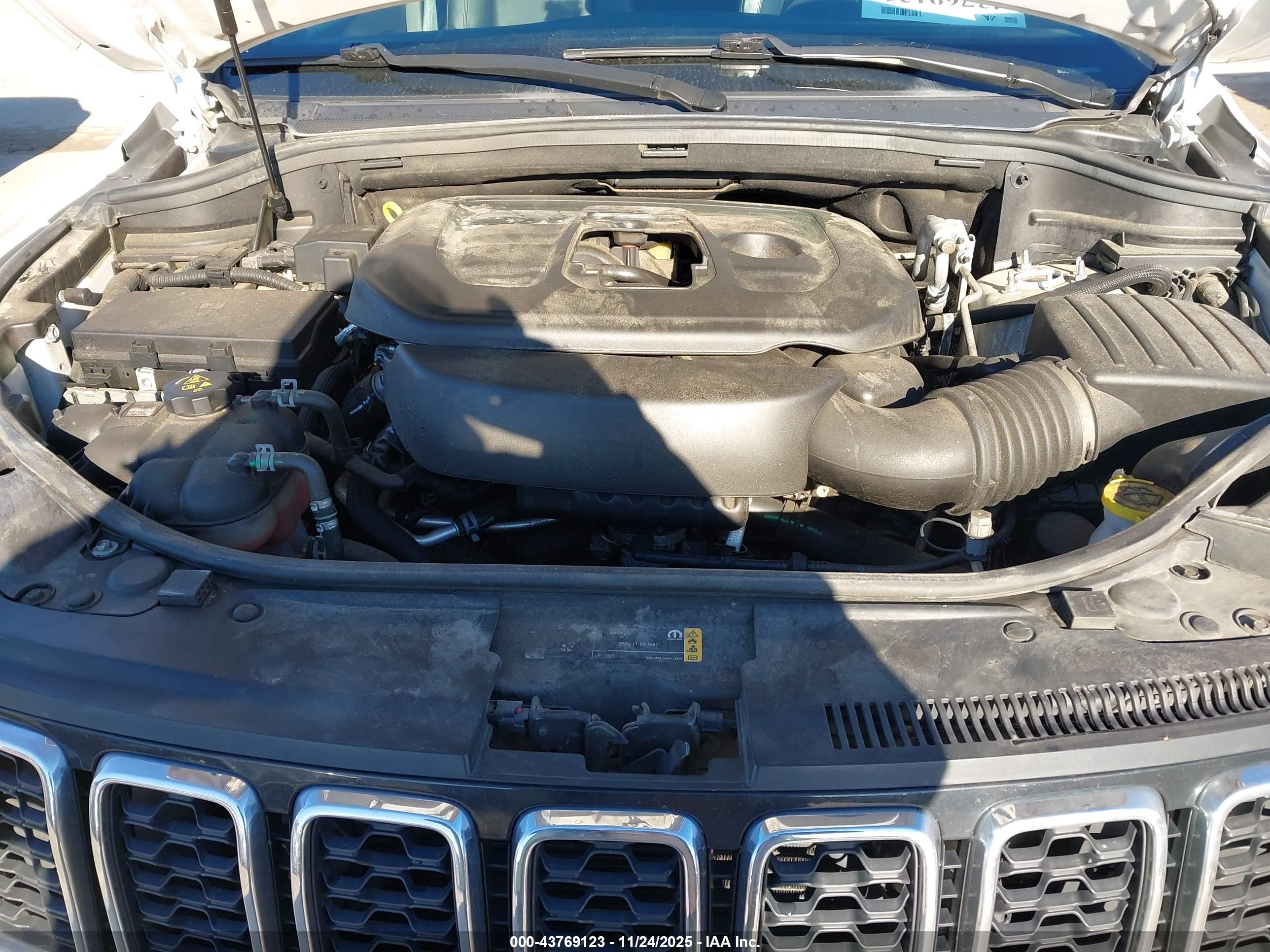 JEEP GRAND image 10