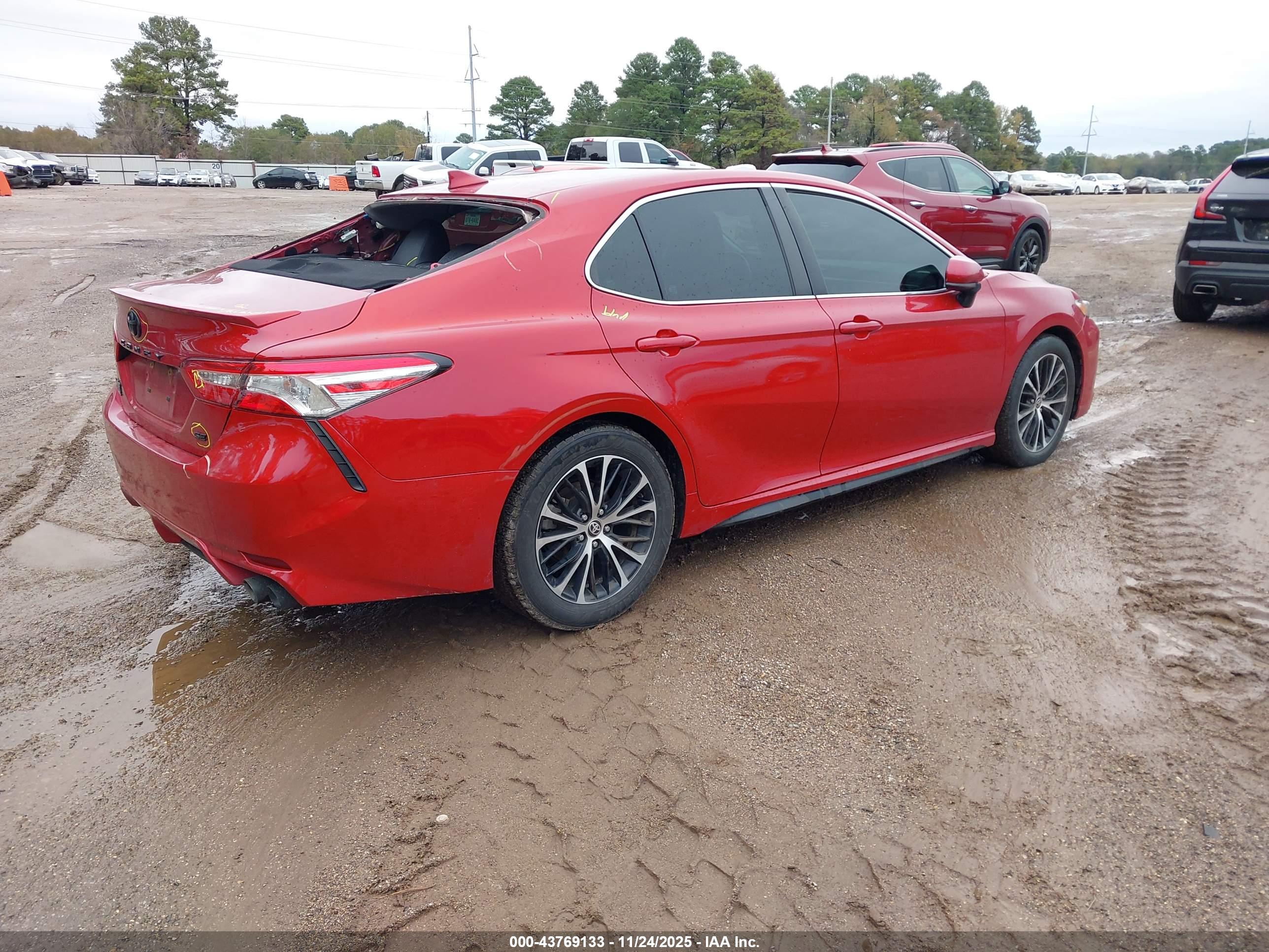 TOYOTA CAMRY image 4