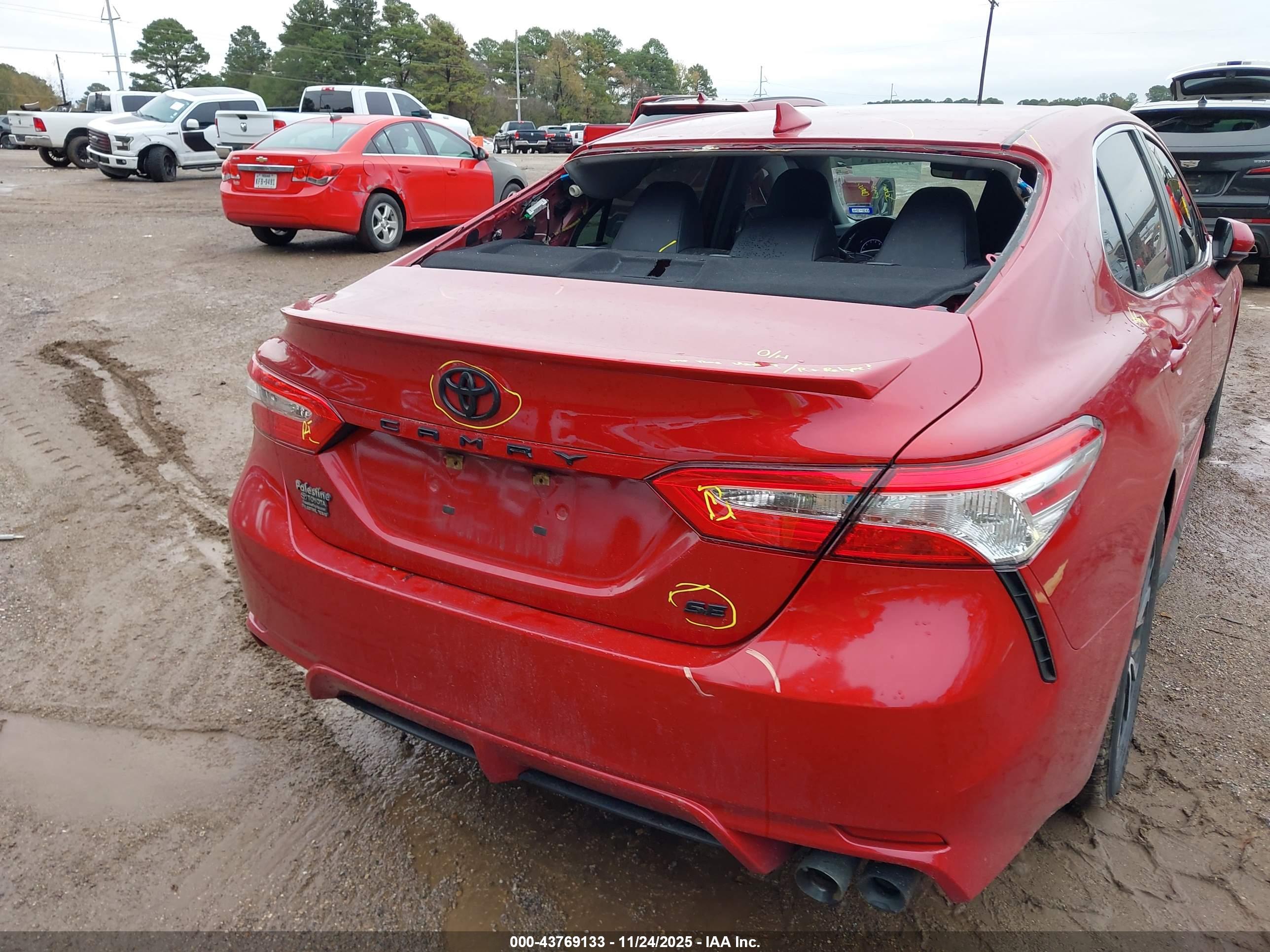 TOYOTA CAMRY image 6