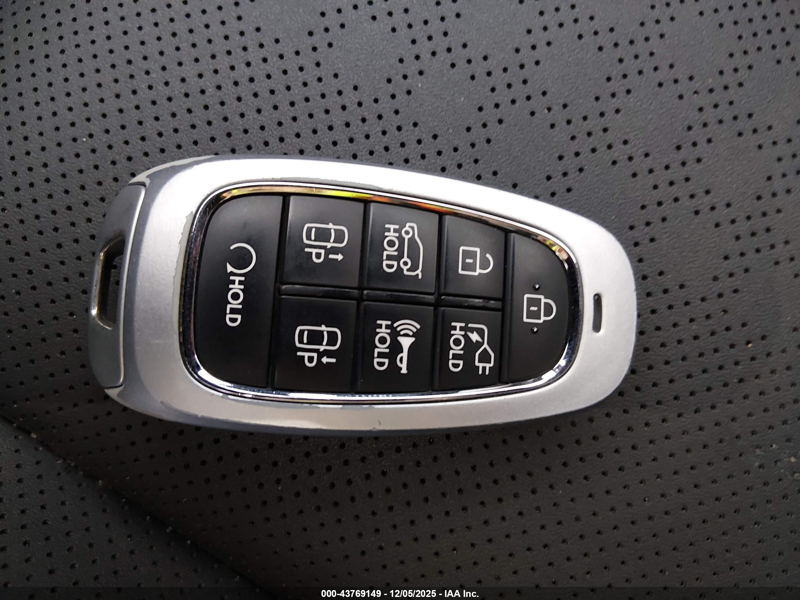 HYUNDAI IONIQ image 11