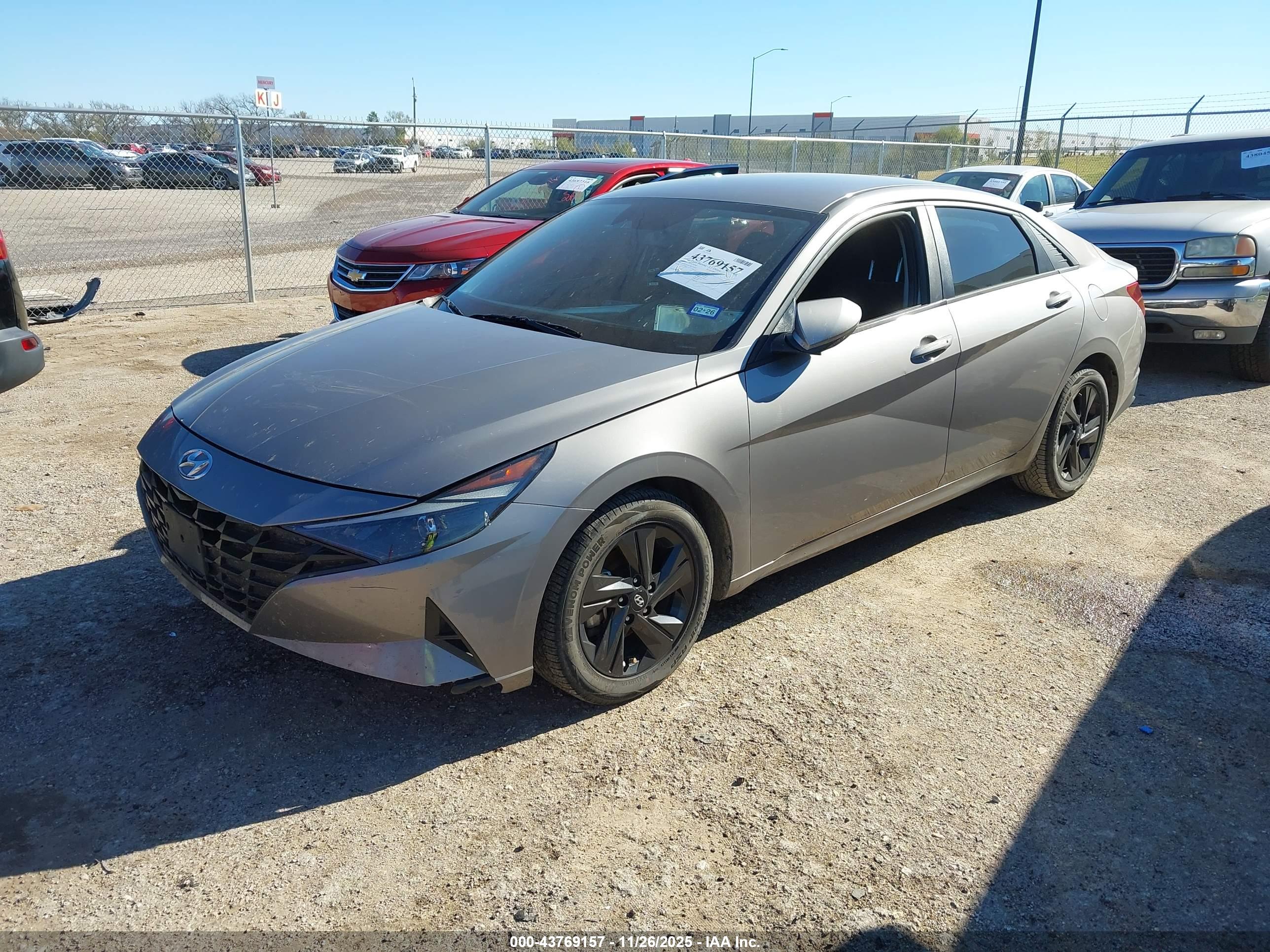 HYUNDAI ELANTRA image 2