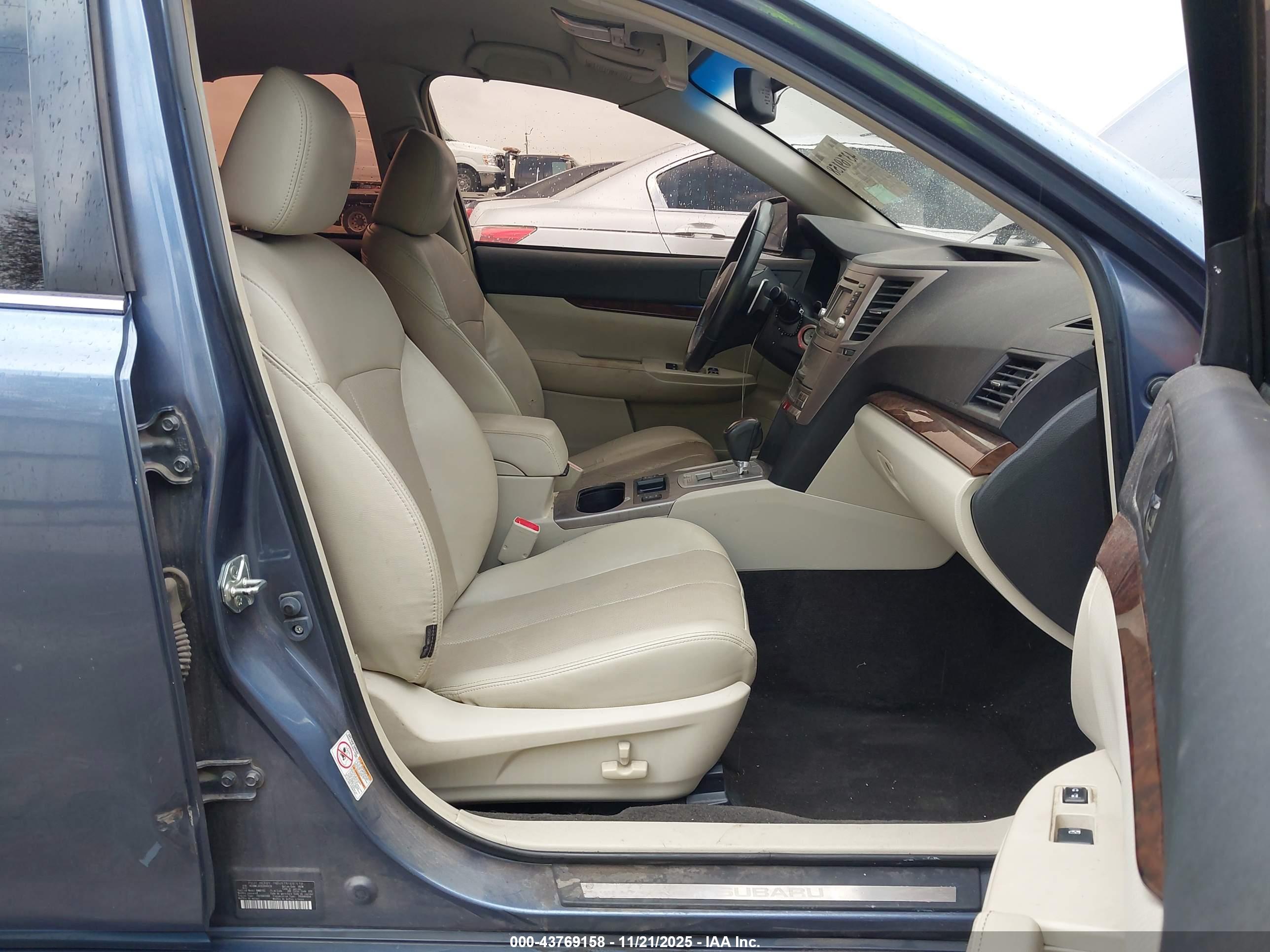 SUBARU LEGACY image 5