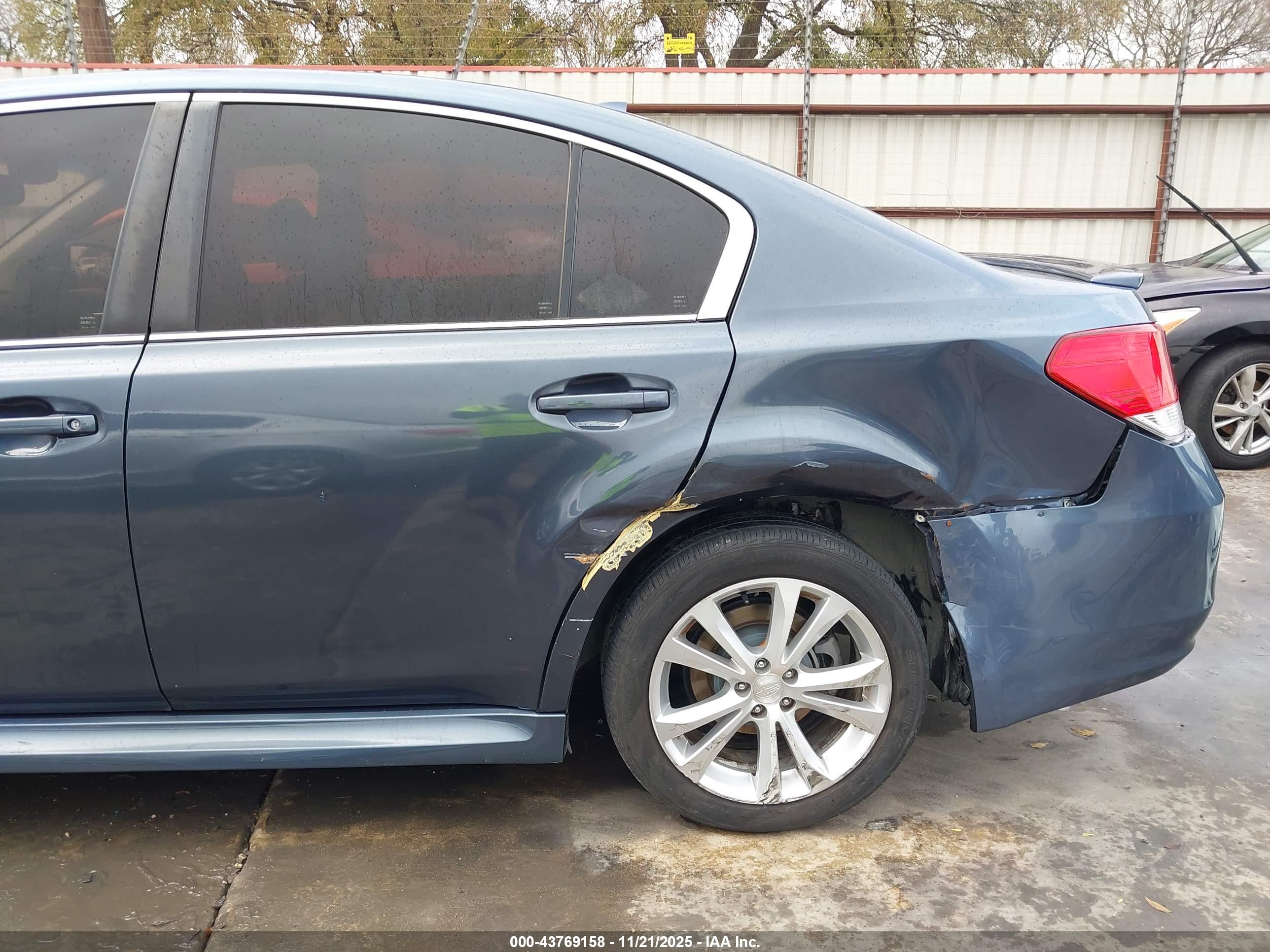 SUBARU LEGACY image 6