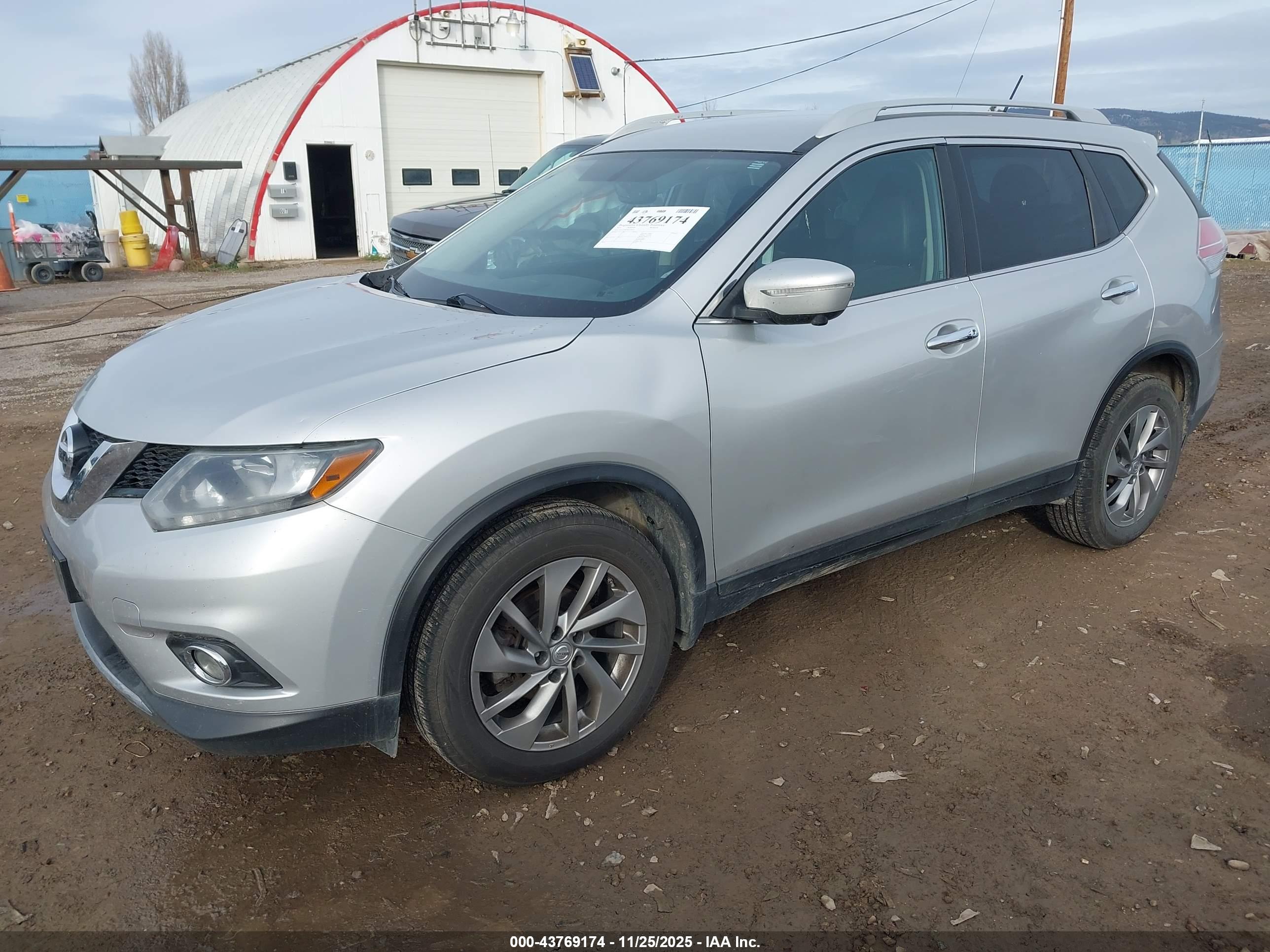 NISSAN ROGUE image 2