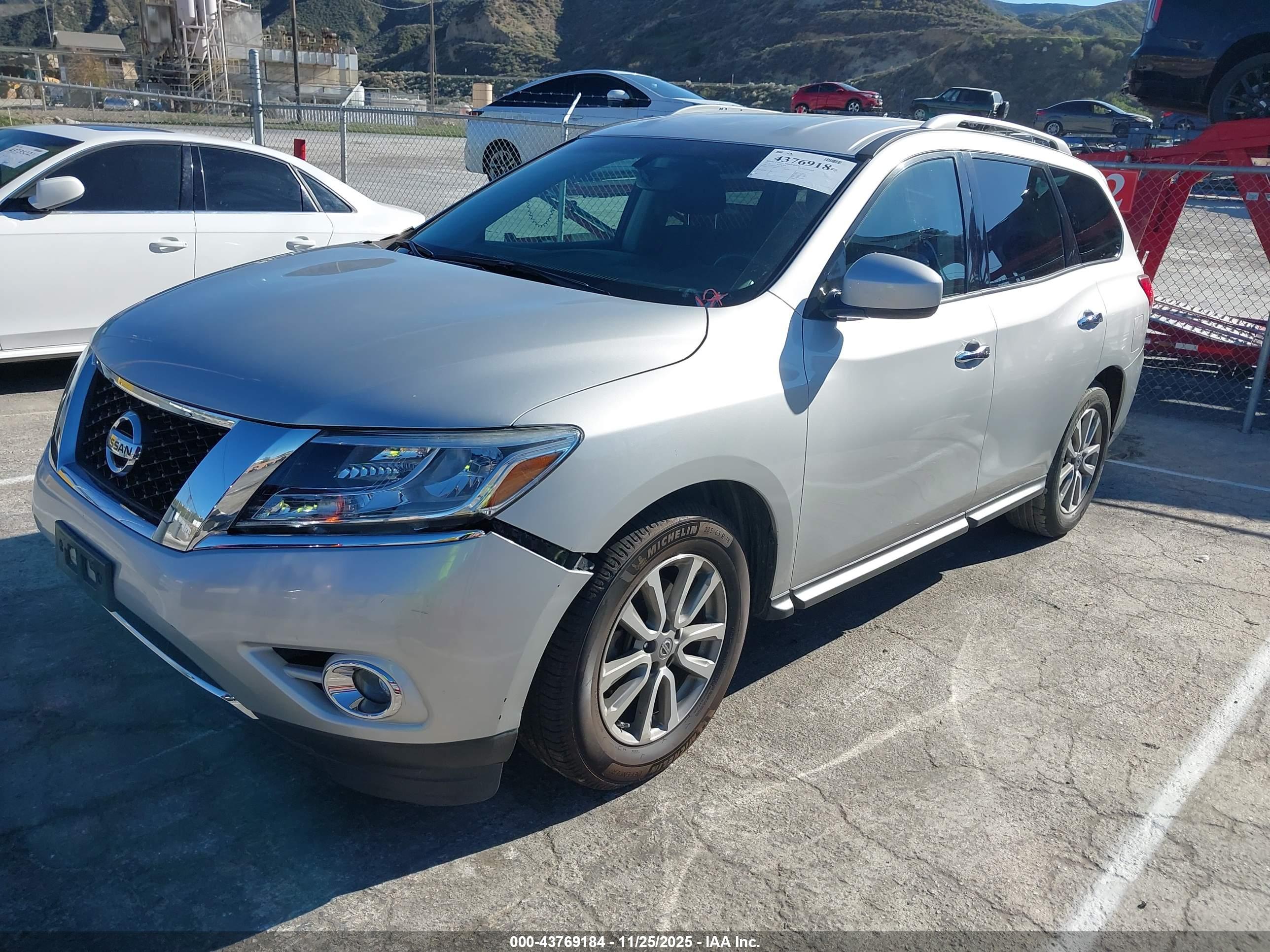 NISSAN PATHFINDER image 2