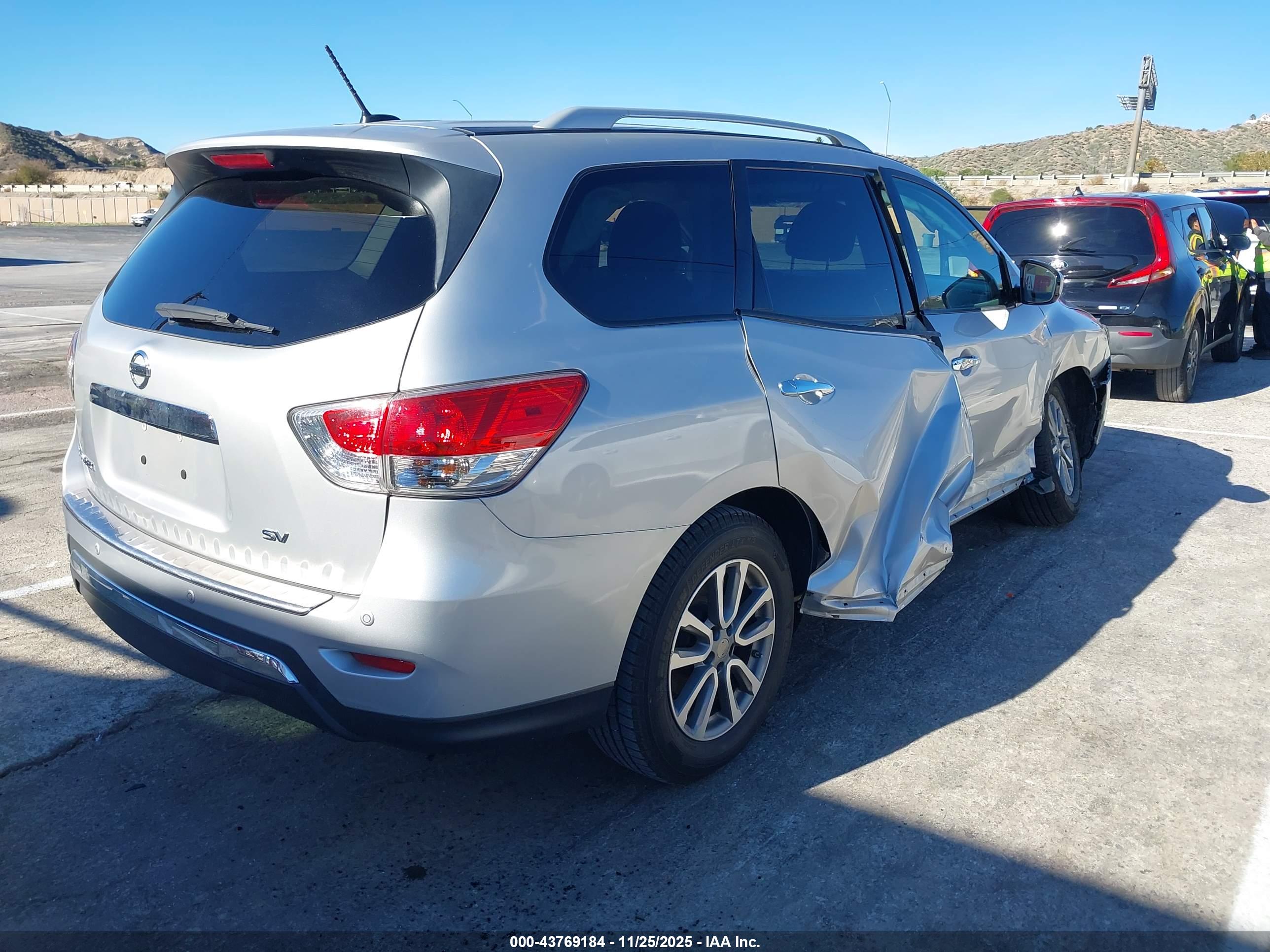NISSAN PATHFINDER image 4