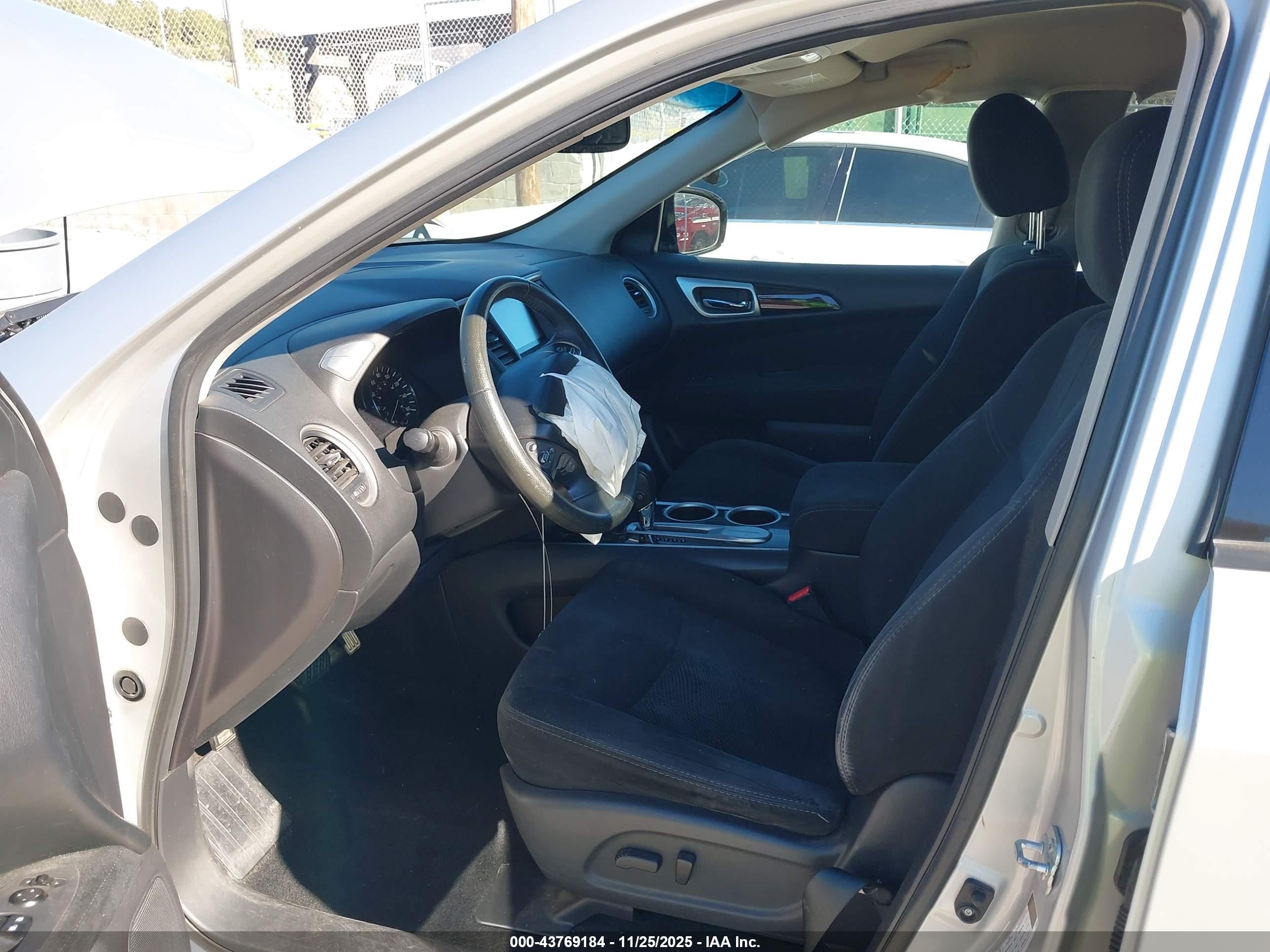 NISSAN PATHFINDER image 5