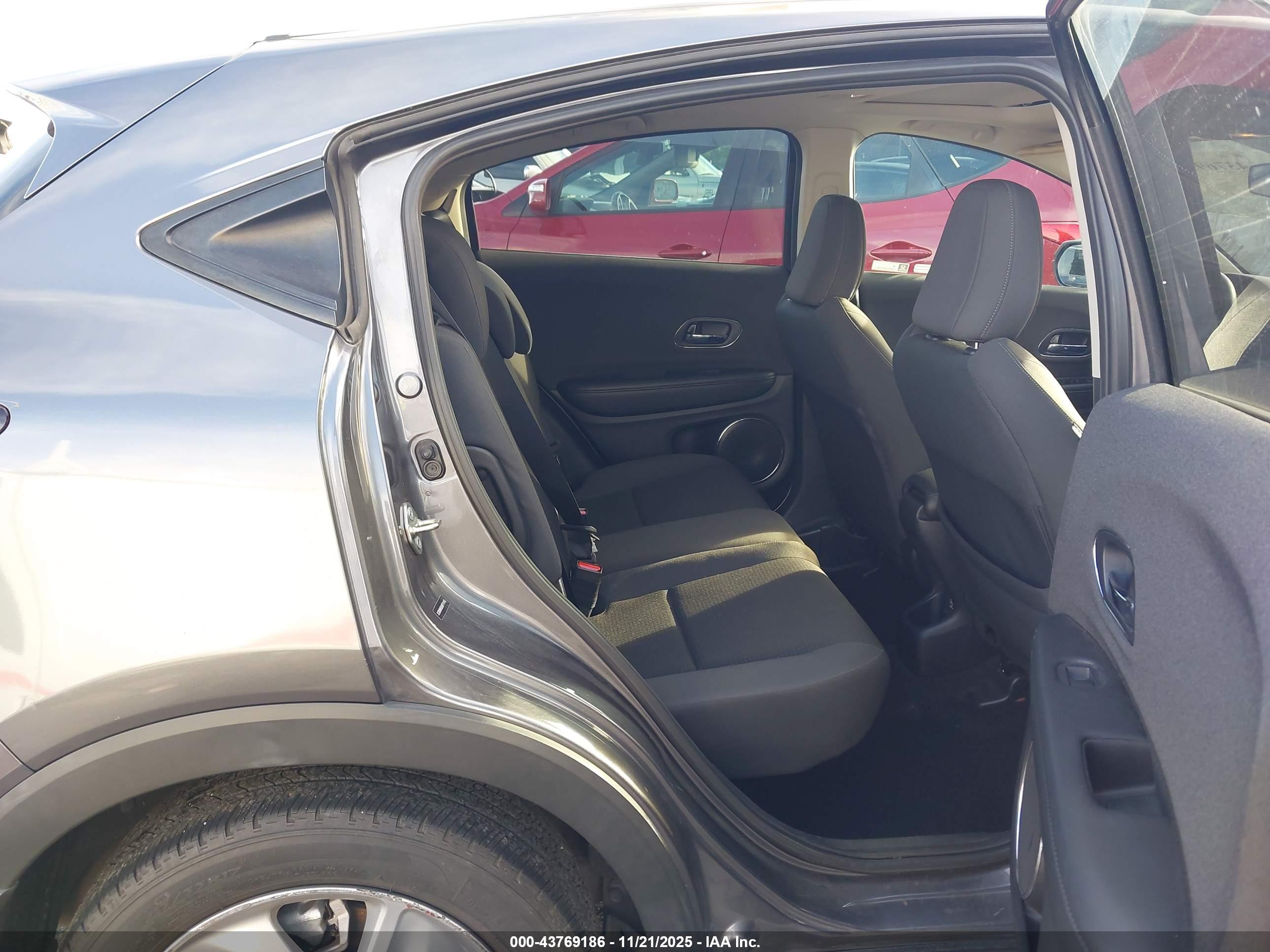 HONDA HR-V image 8