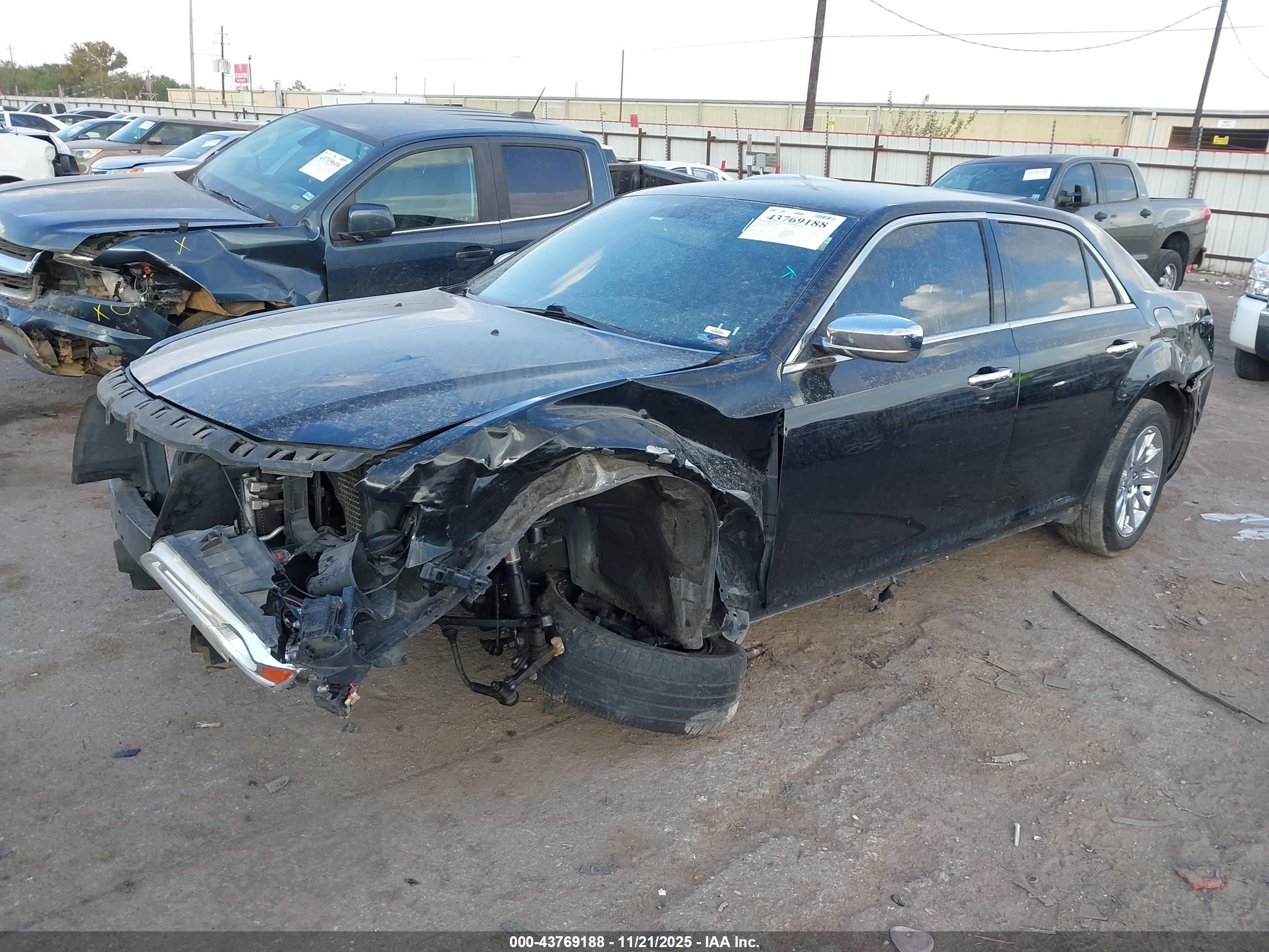 CHRYSLER 300 image 2