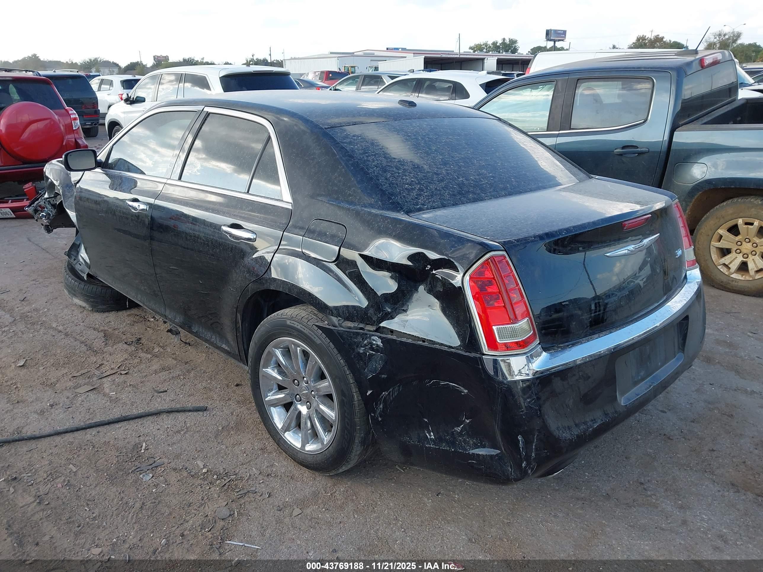 CHRYSLER 300 image 3