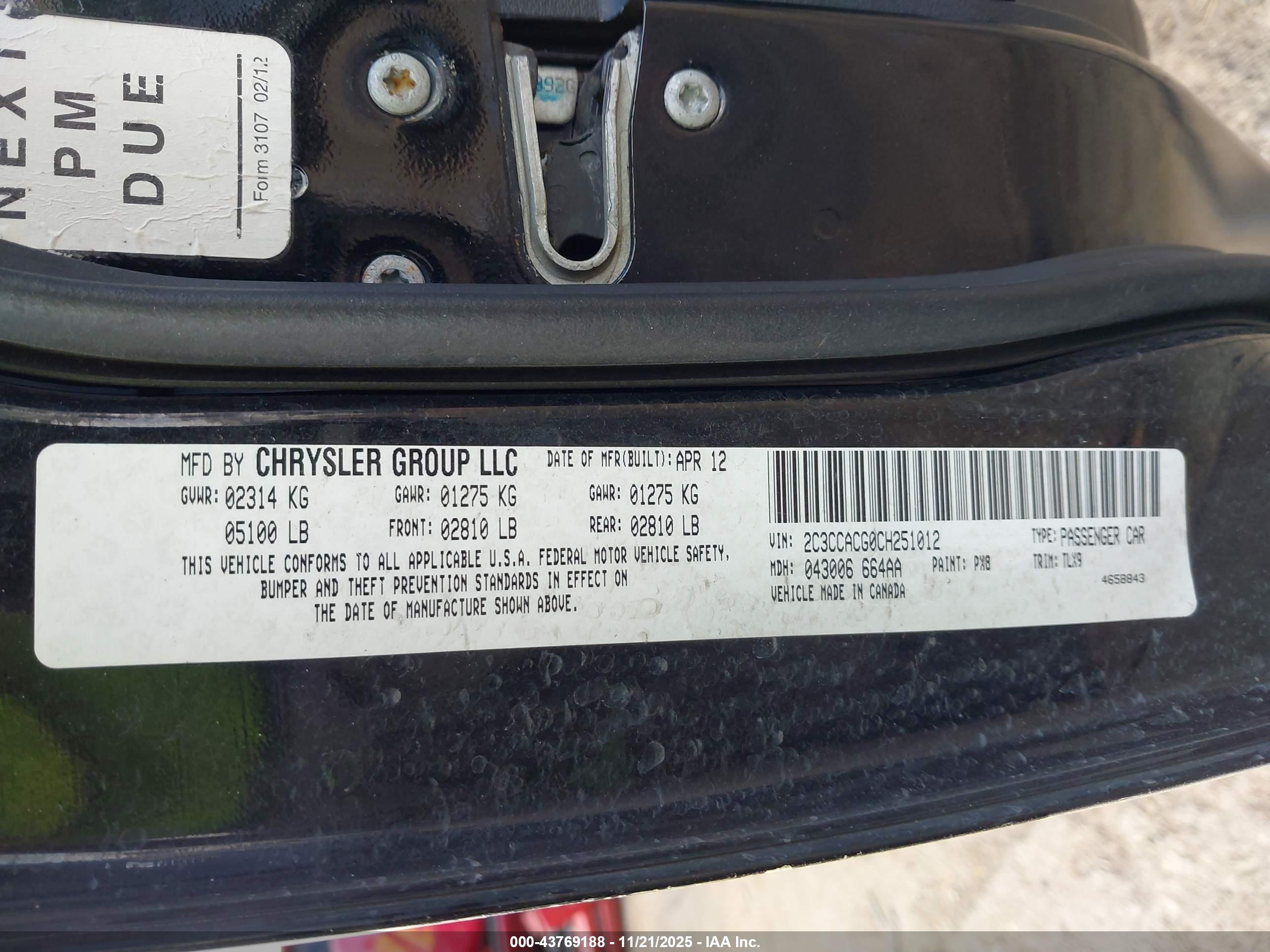 CHRYSLER 300 image 9