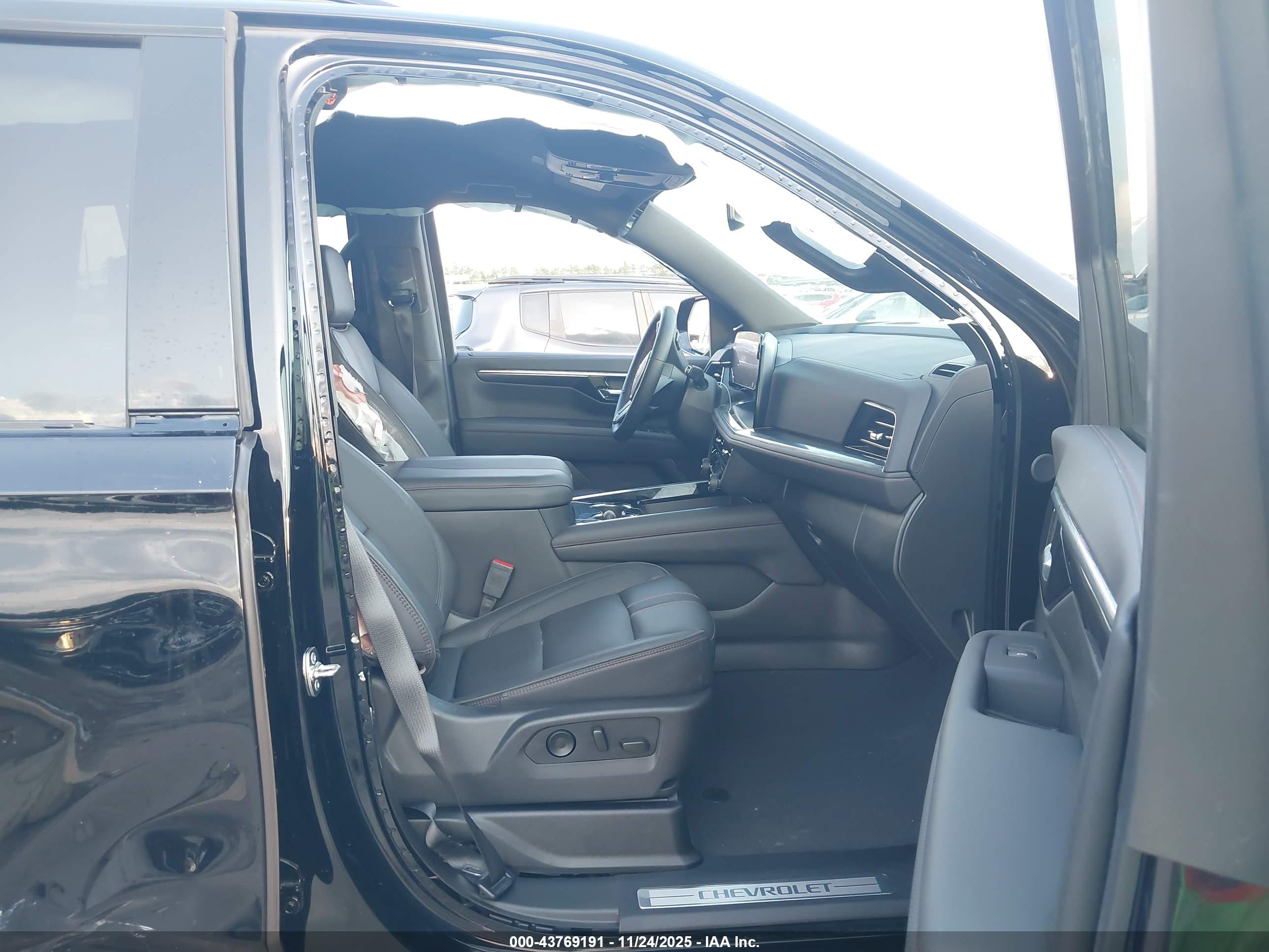 CHEVROLET TAHOE image 5