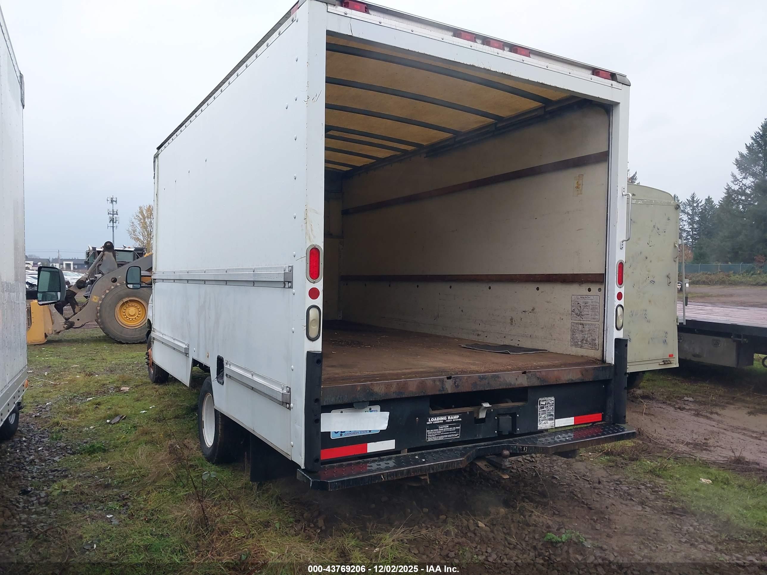 FORD E-350 image 3