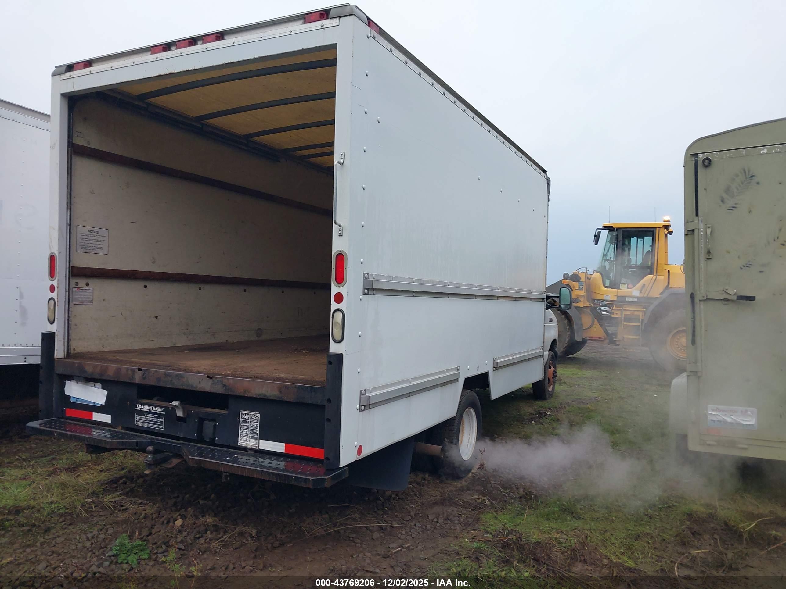 FORD E-350 image 4
