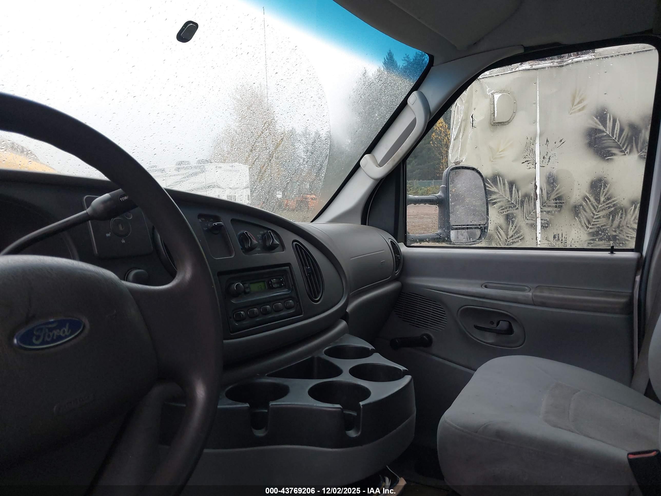 FORD E-350 image 5
