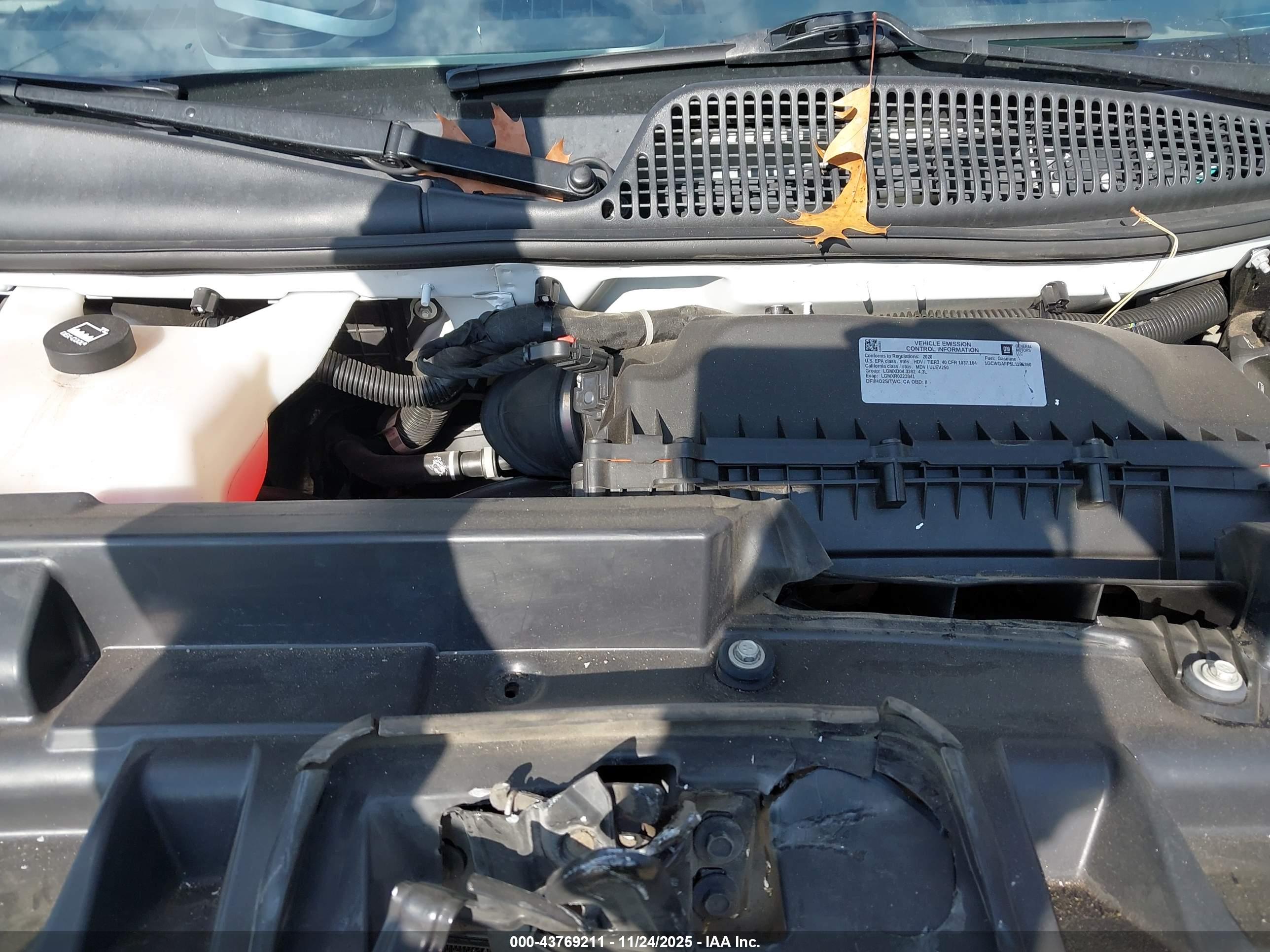 CHEVROLET EXPRESS image 10