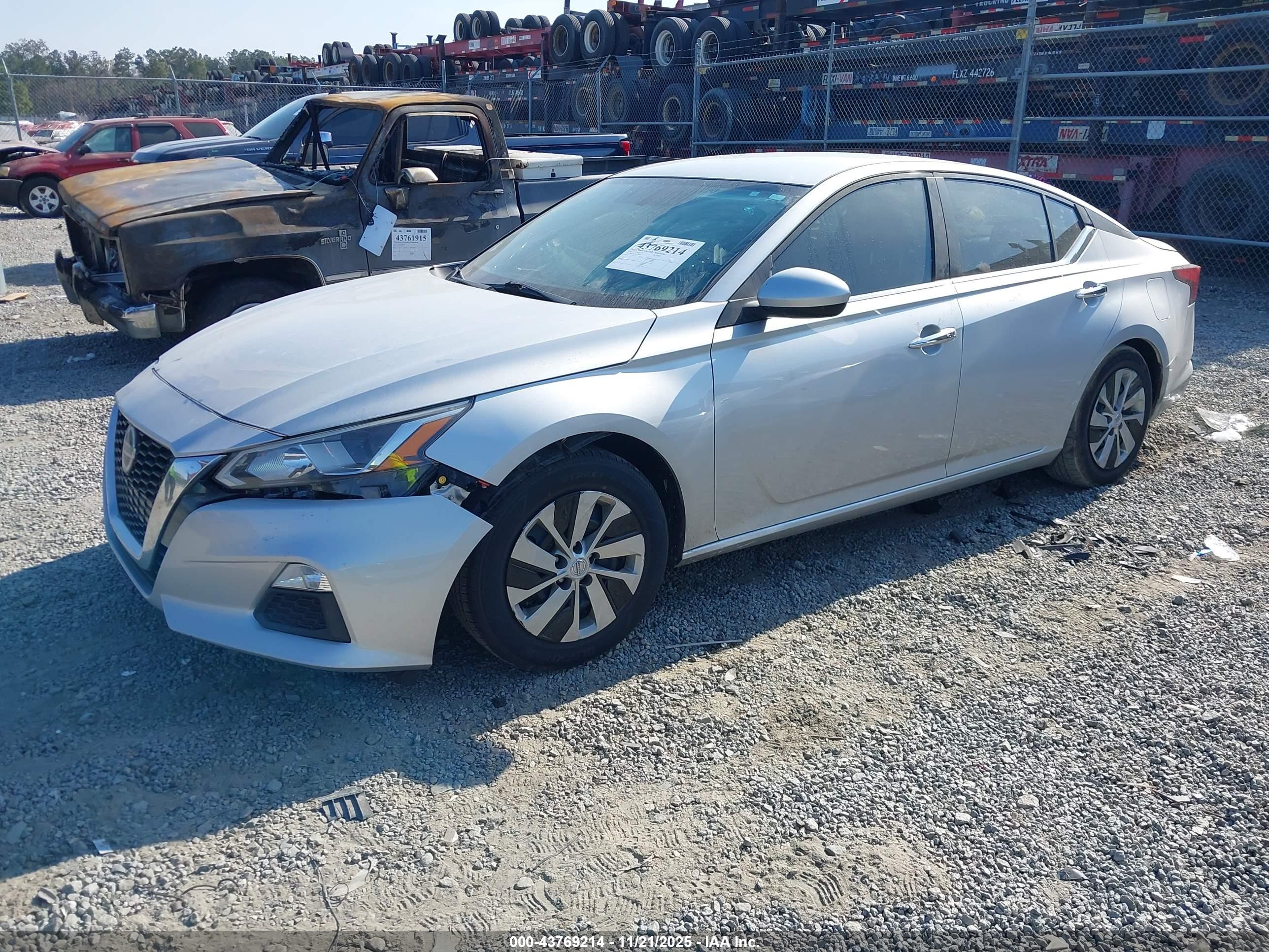 NISSAN ALTIMA image 2