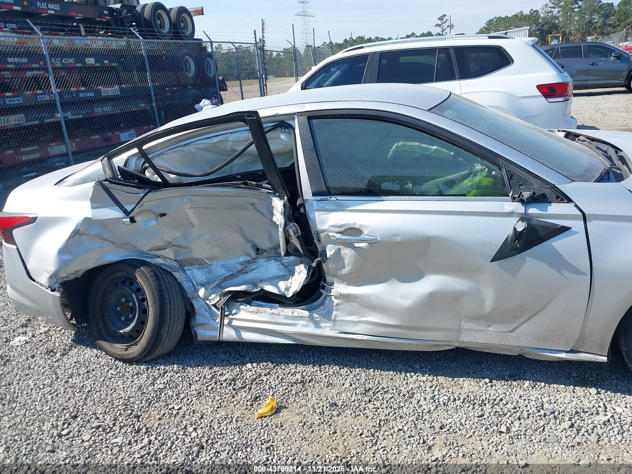NISSAN ALTIMA image 6