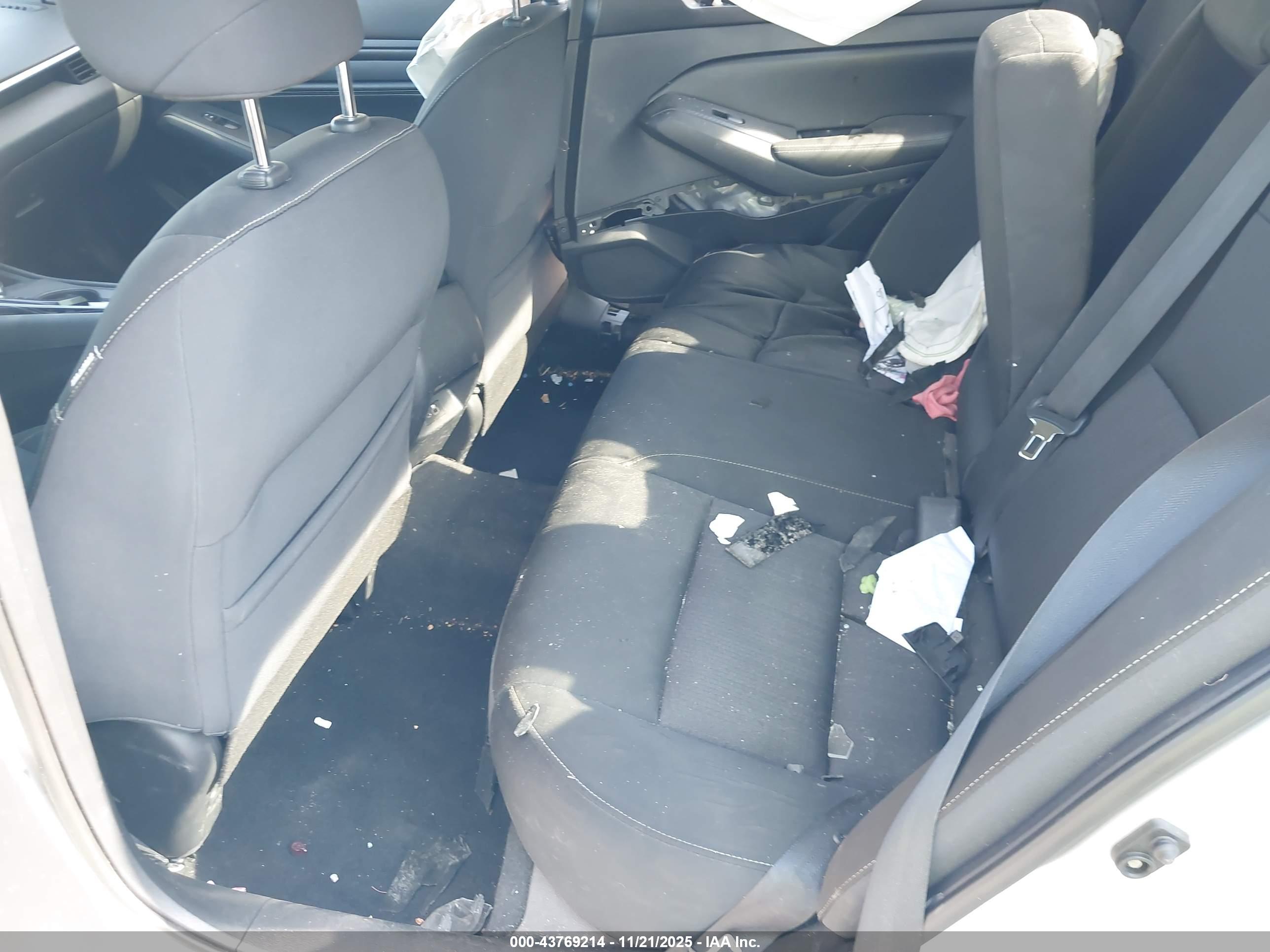 NISSAN ALTIMA image 8