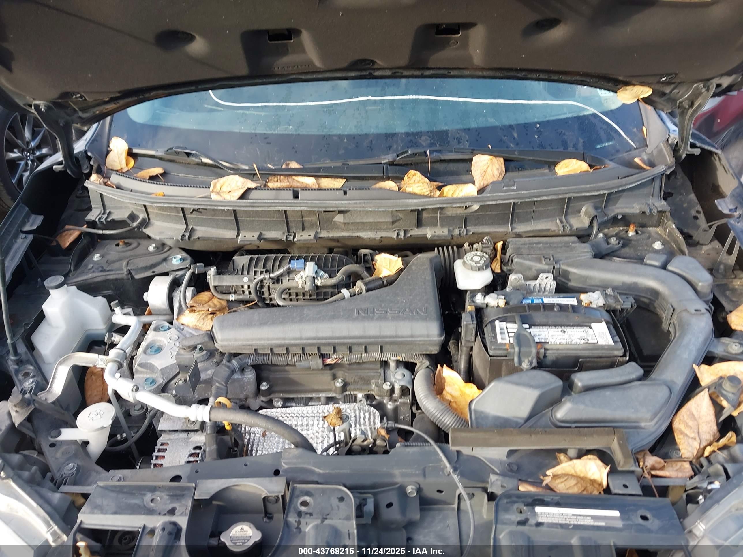 NISSAN ROGUE image 10