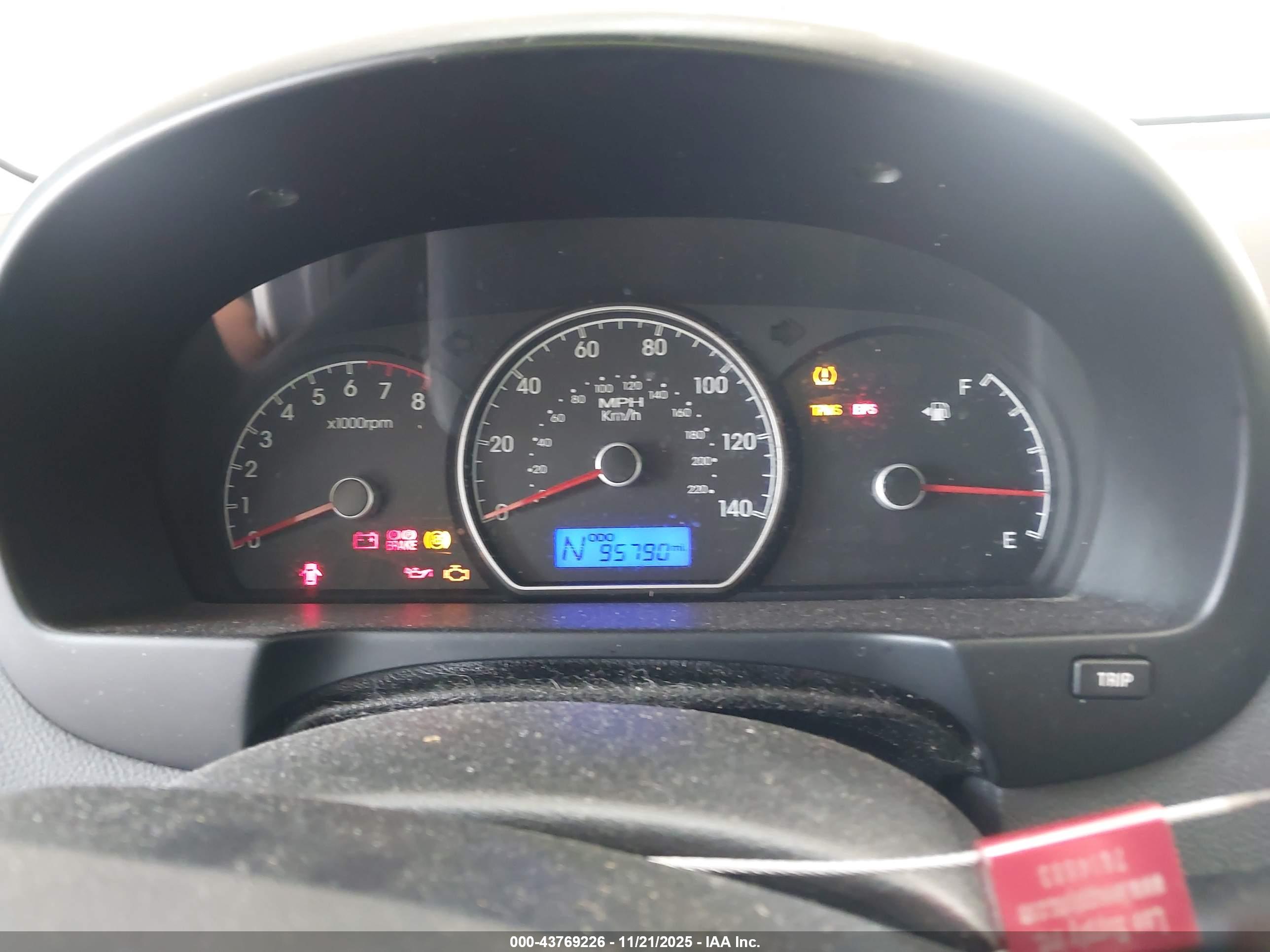 HYUNDAI ELANTRA image 7