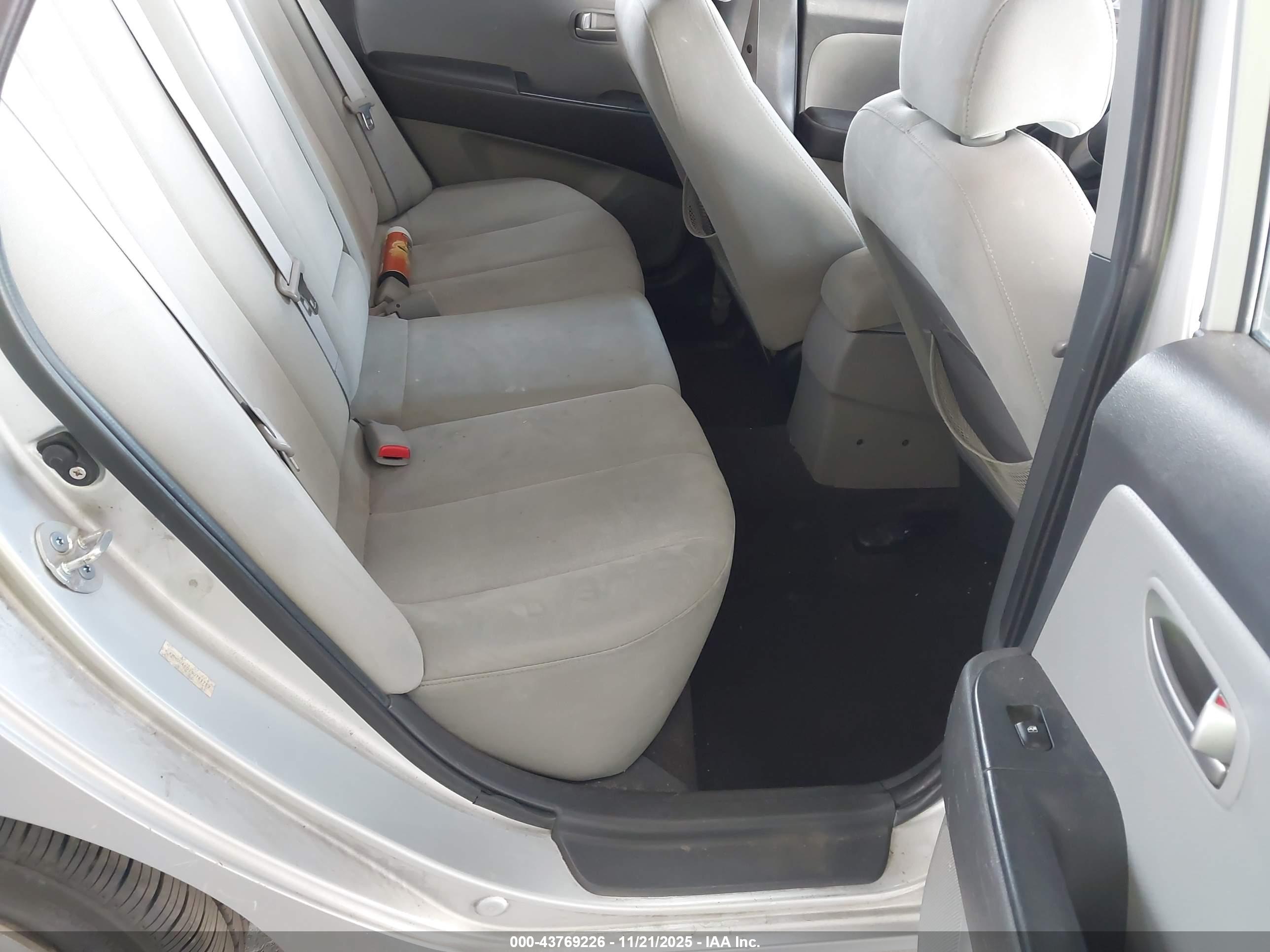 HYUNDAI ELANTRA image 8