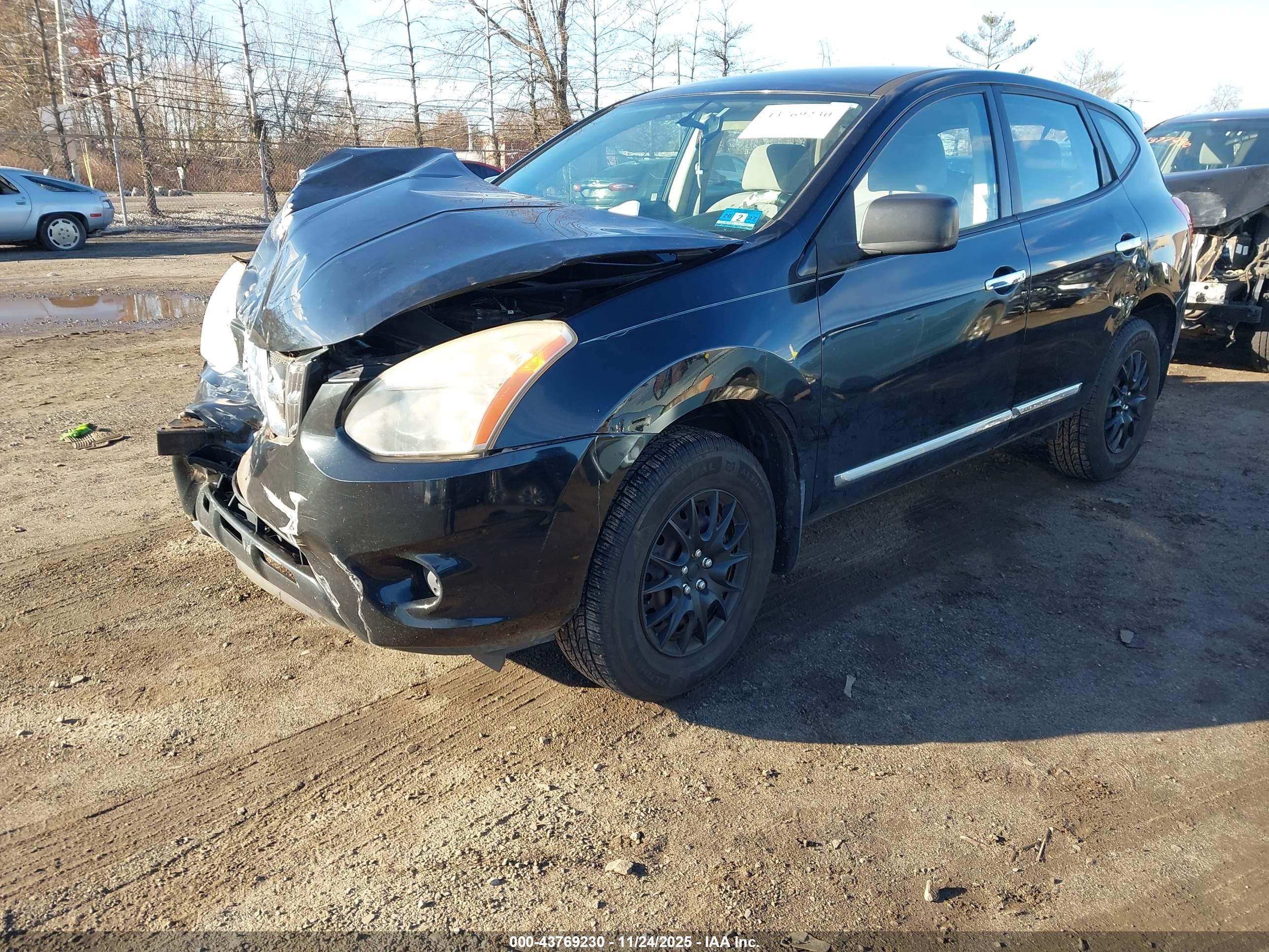 NISSAN ROGUE image 2
