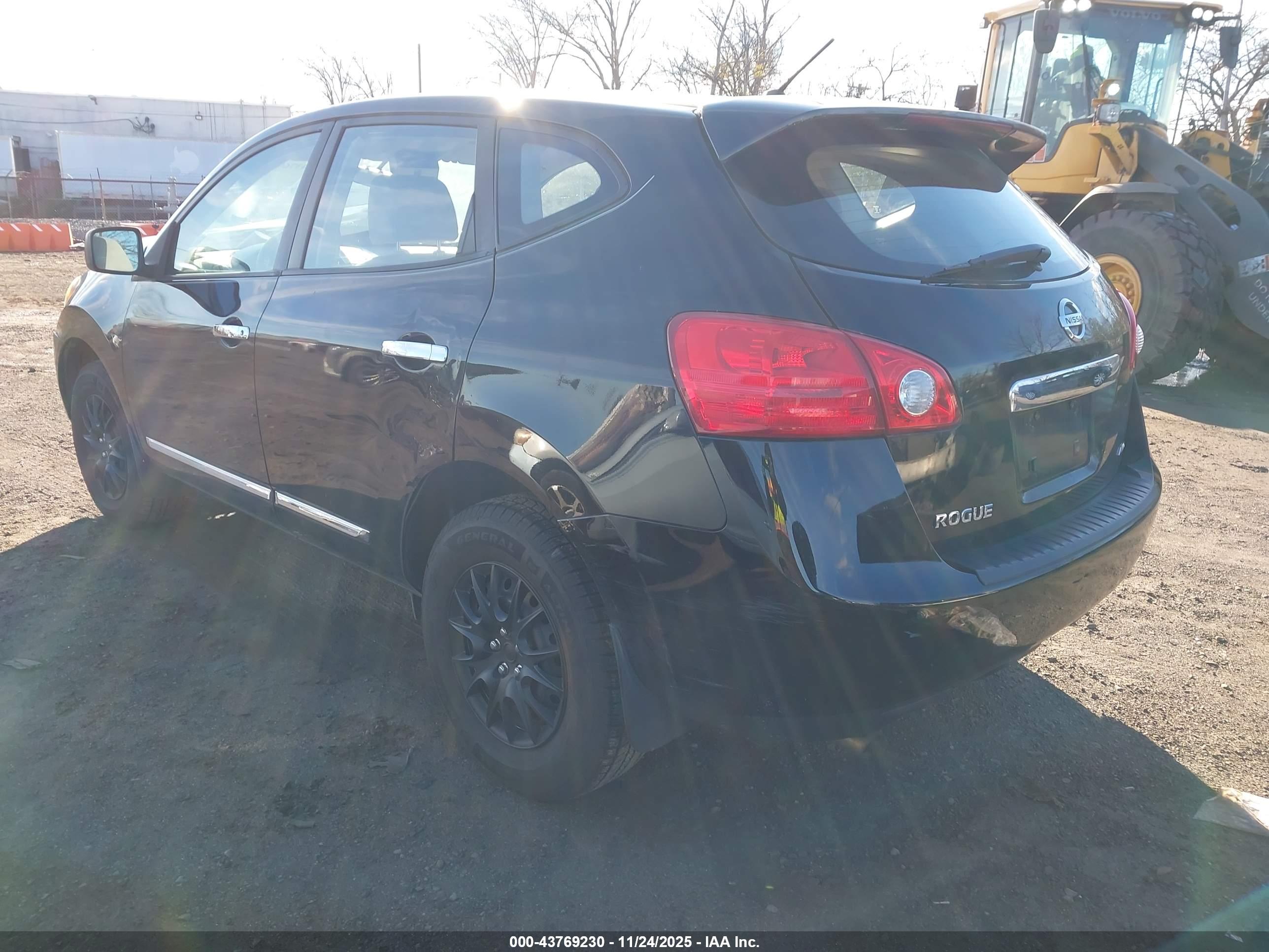 NISSAN ROGUE image 3
