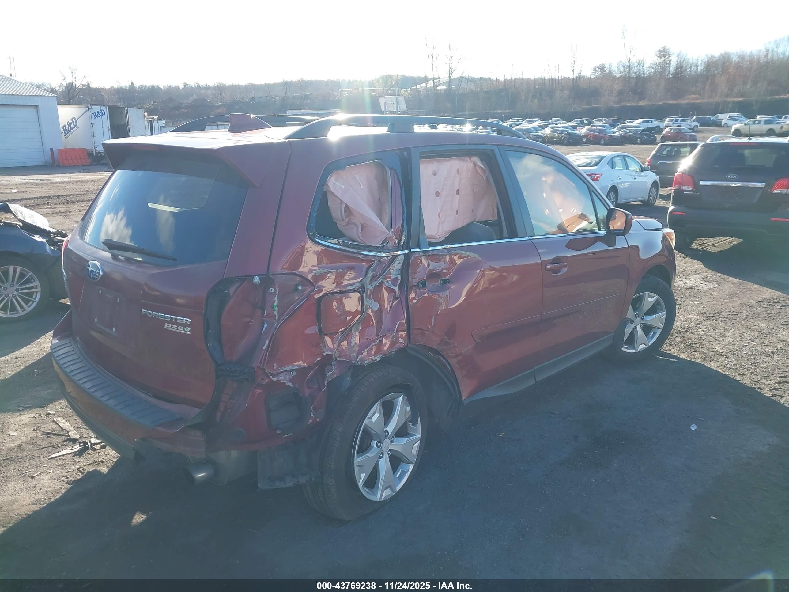 SUBARU FORESTER image 4