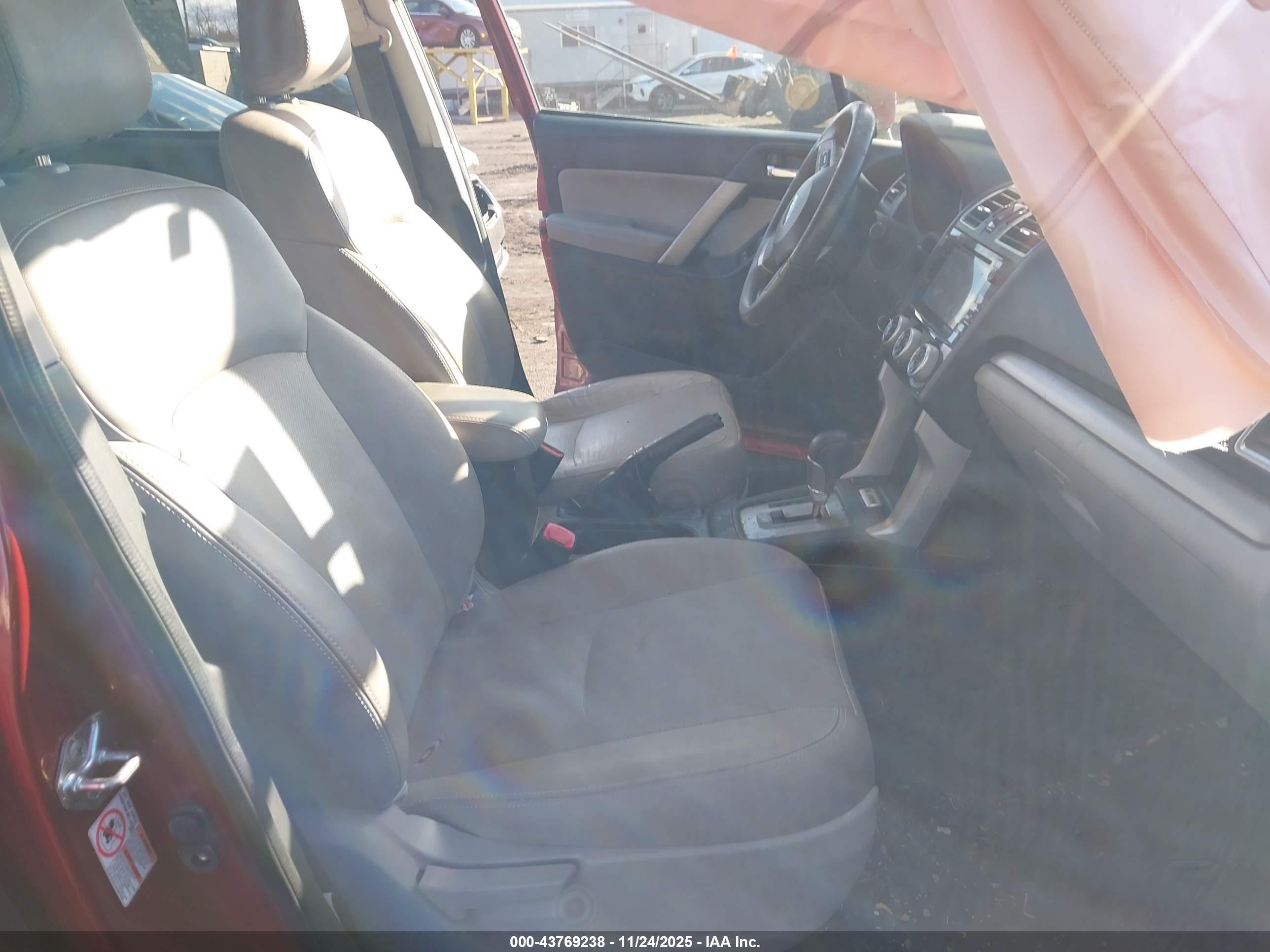 SUBARU FORESTER image 5