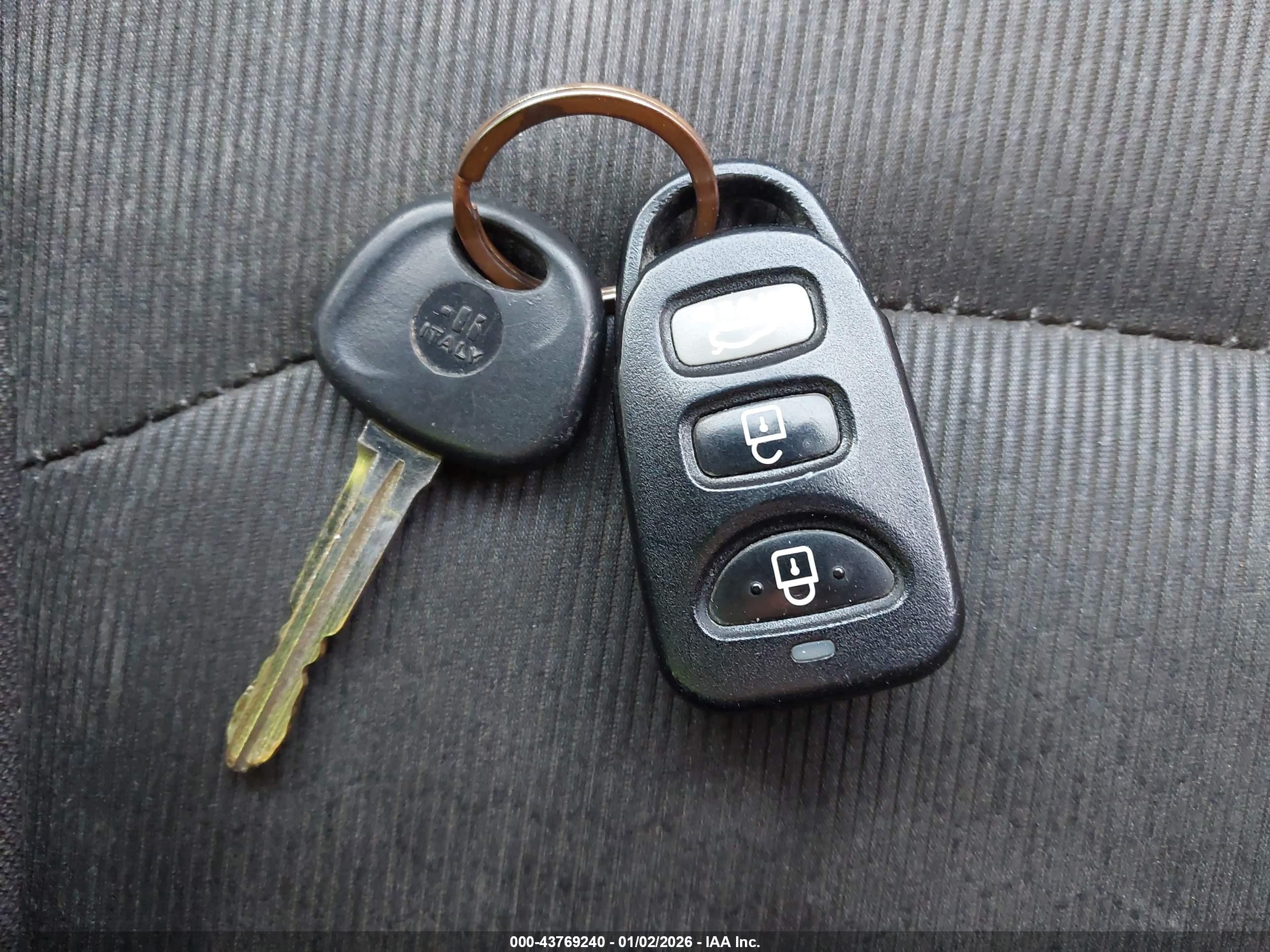 HYUNDAI ELANTRA image 11