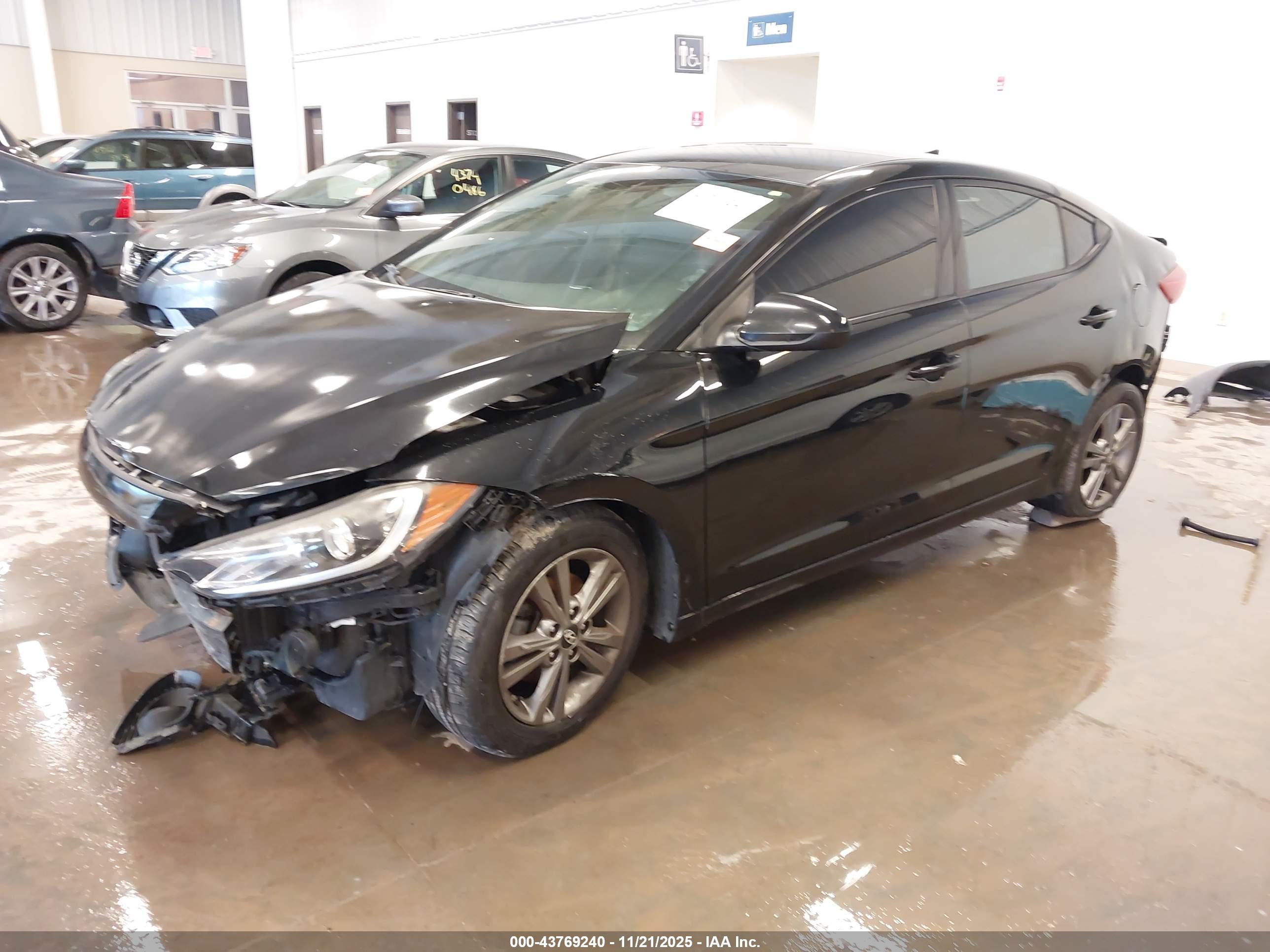 HYUNDAI ELANTRA image 2