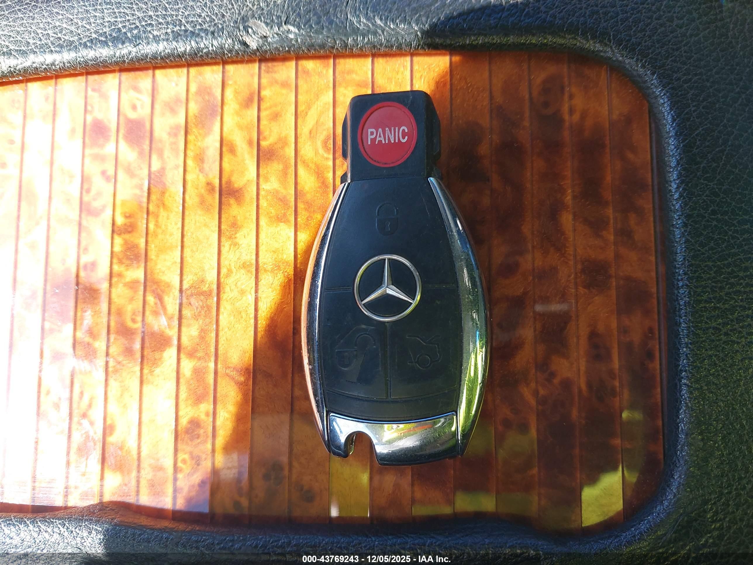 MERCEDES-BENZ E image 11