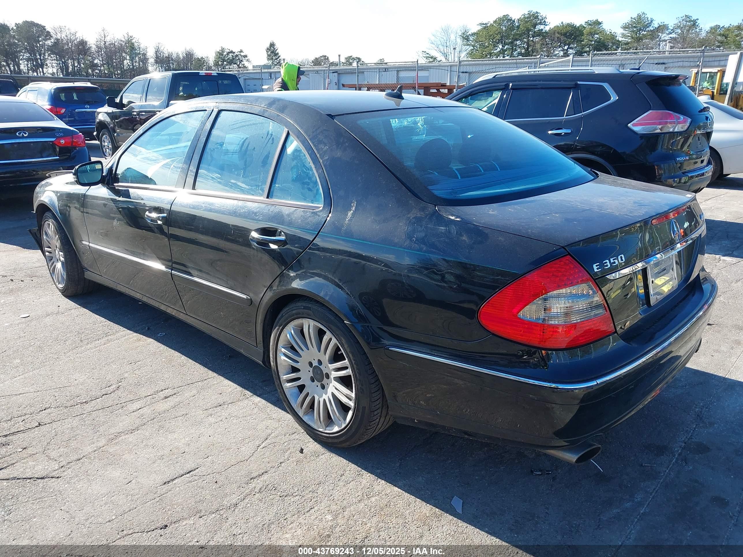 MERCEDES-BENZ E image 3