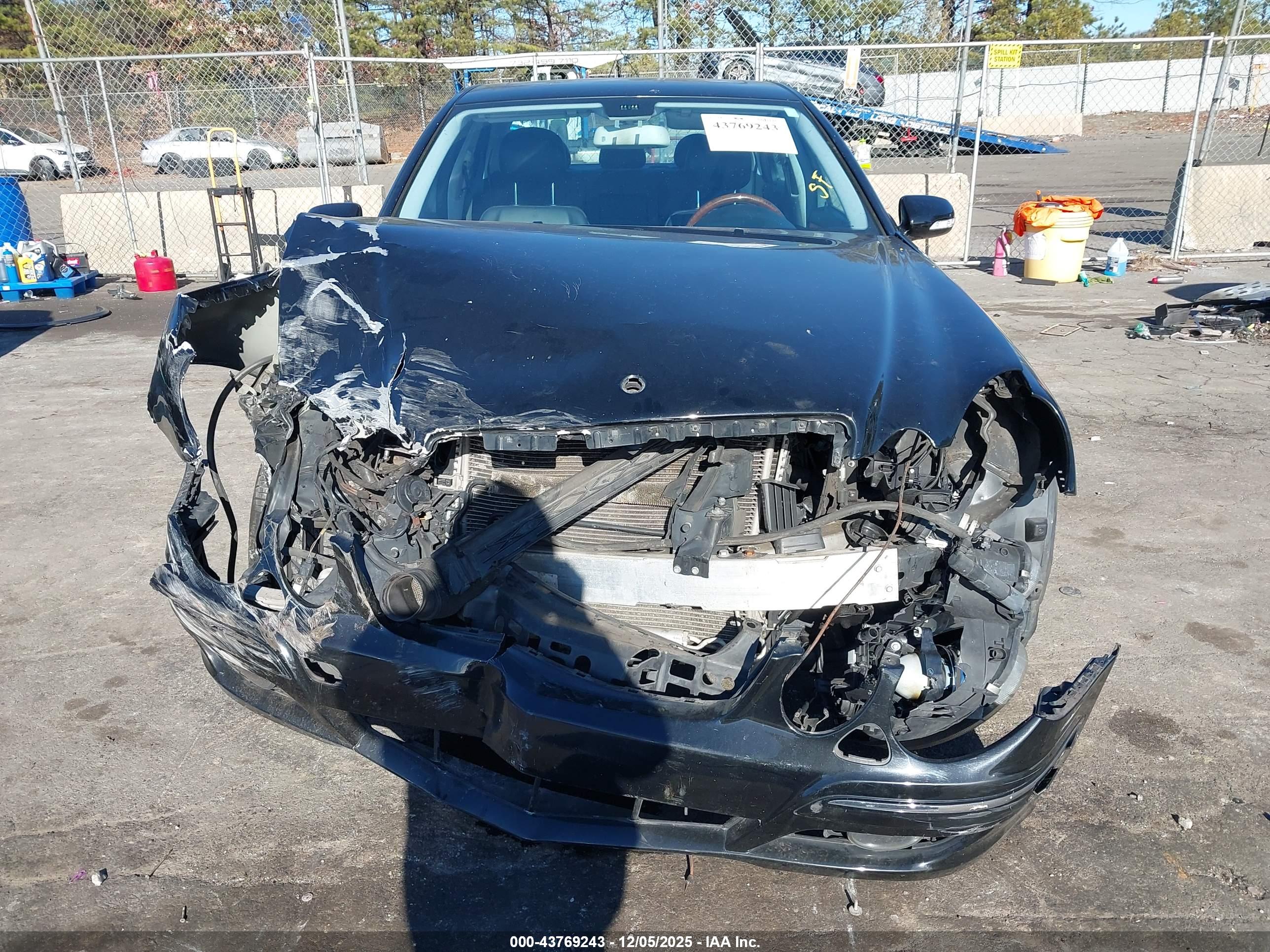 MERCEDES-BENZ E image 6