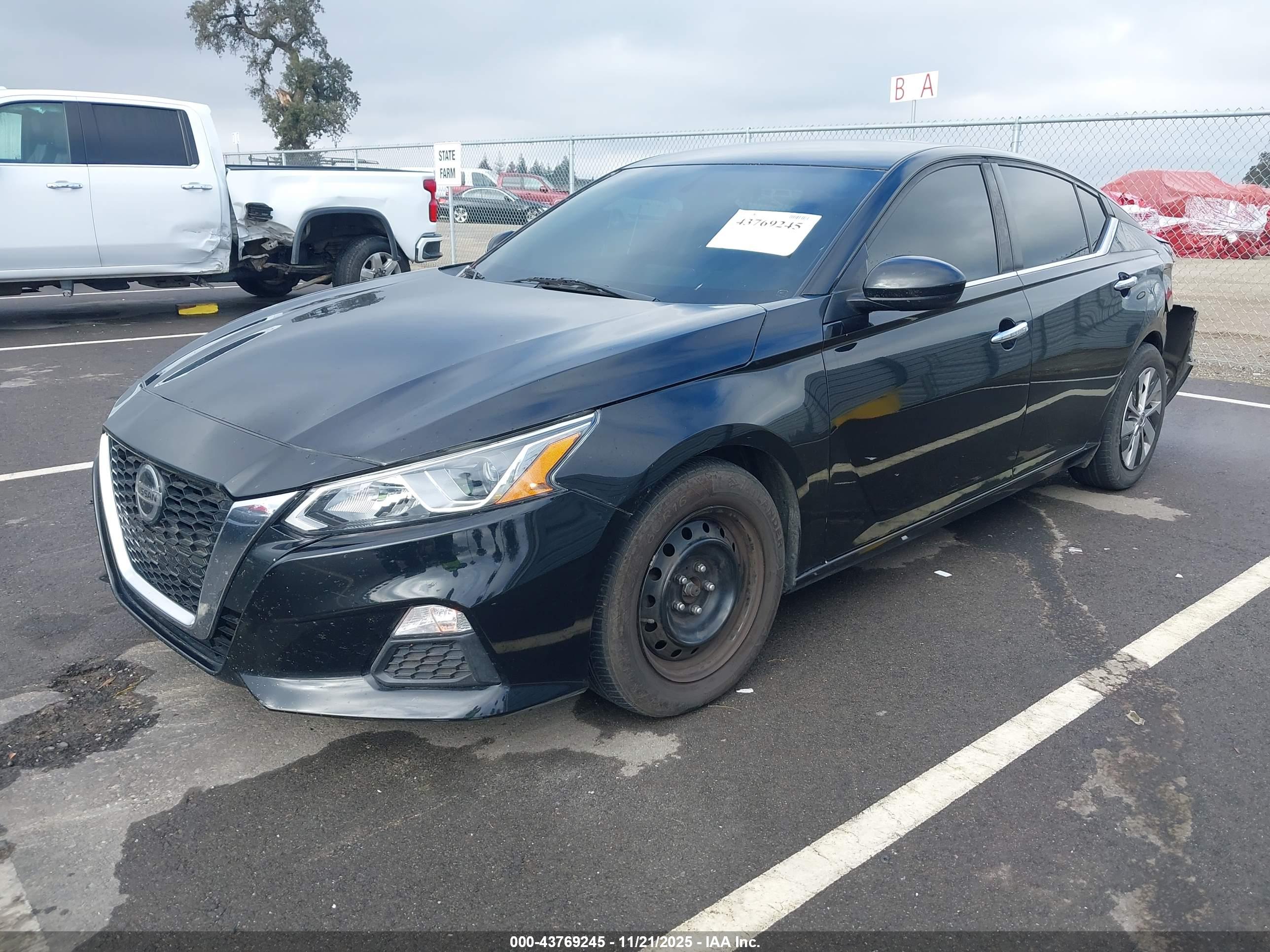 NISSAN ALTIMA image 2