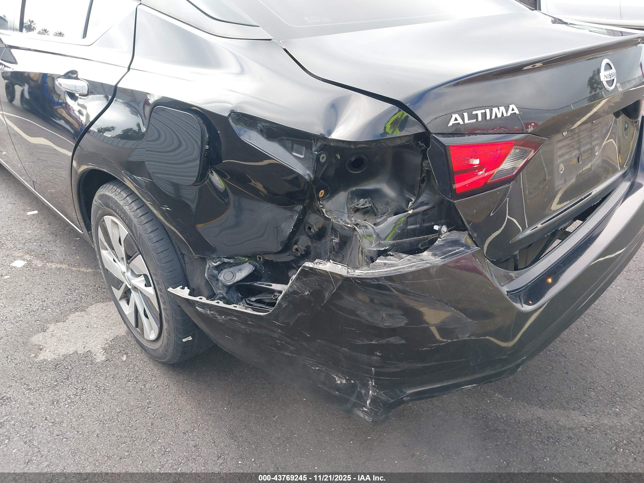 NISSAN ALTIMA image 6